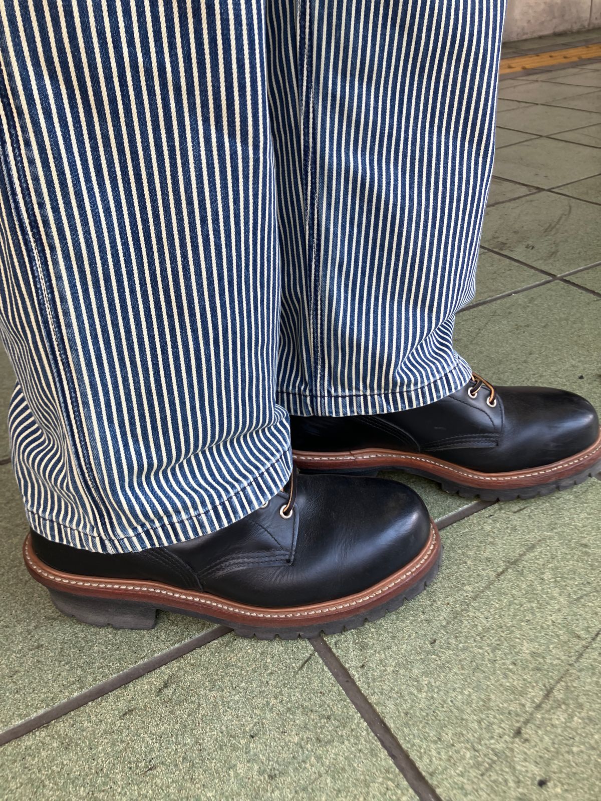 Photo by maru on July 31, 2025 of the Red Wing 8210 Logger Boots in S.B. Foot Black Chrome.