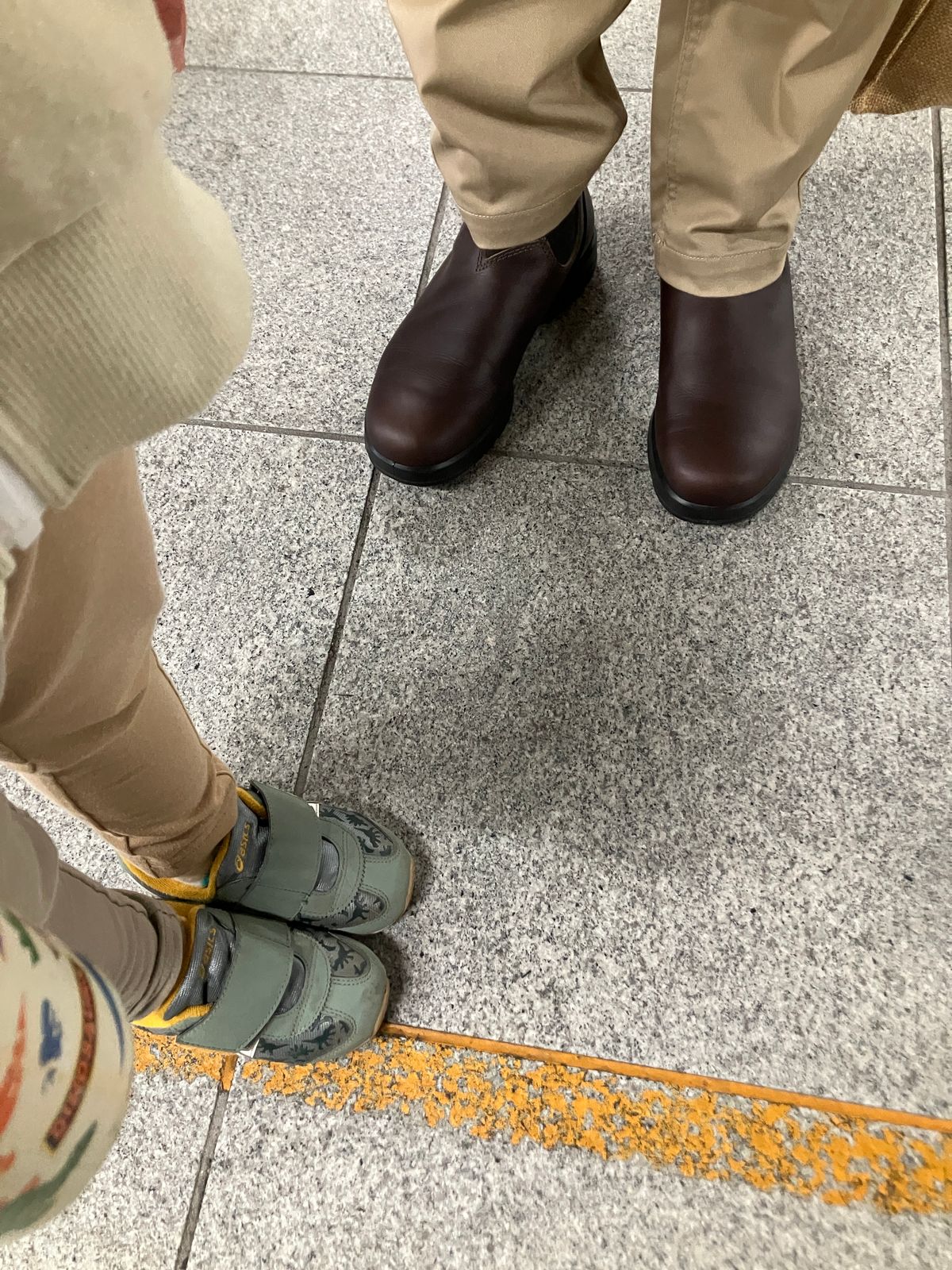 Photo by maru on March 22, 2025 of the Blundstone All TERRAIN in Blundstone / Cocoa Brown.