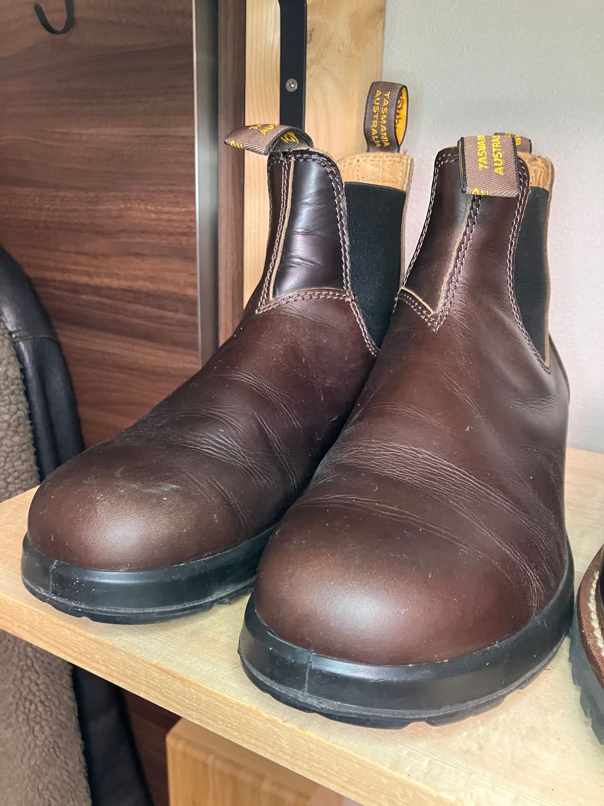 Photo by maru on April 1, 2025 of the Blundstone All TERRAIN in Blundstone / Cocoa Brown.