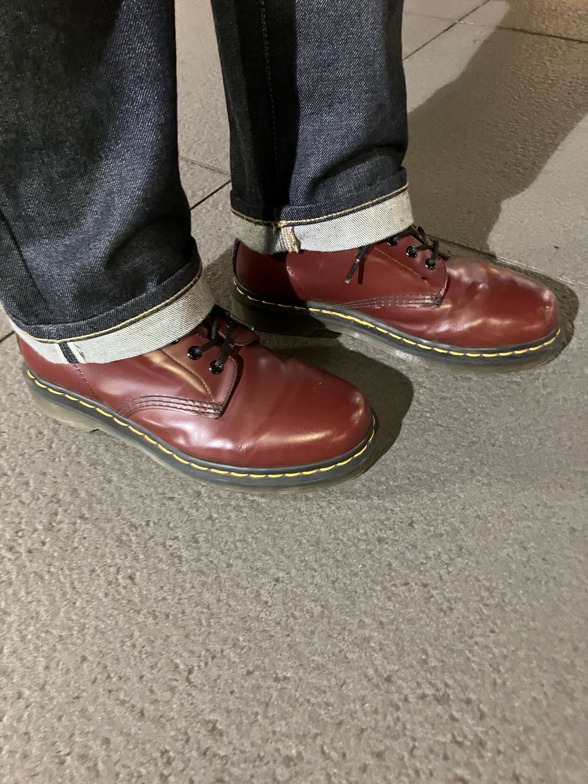 Photo by maru on February 2, 2025 of the Dr. Martens 1460 8Hole Boots in Dr. Martens Smooth Leather Cherry Red.