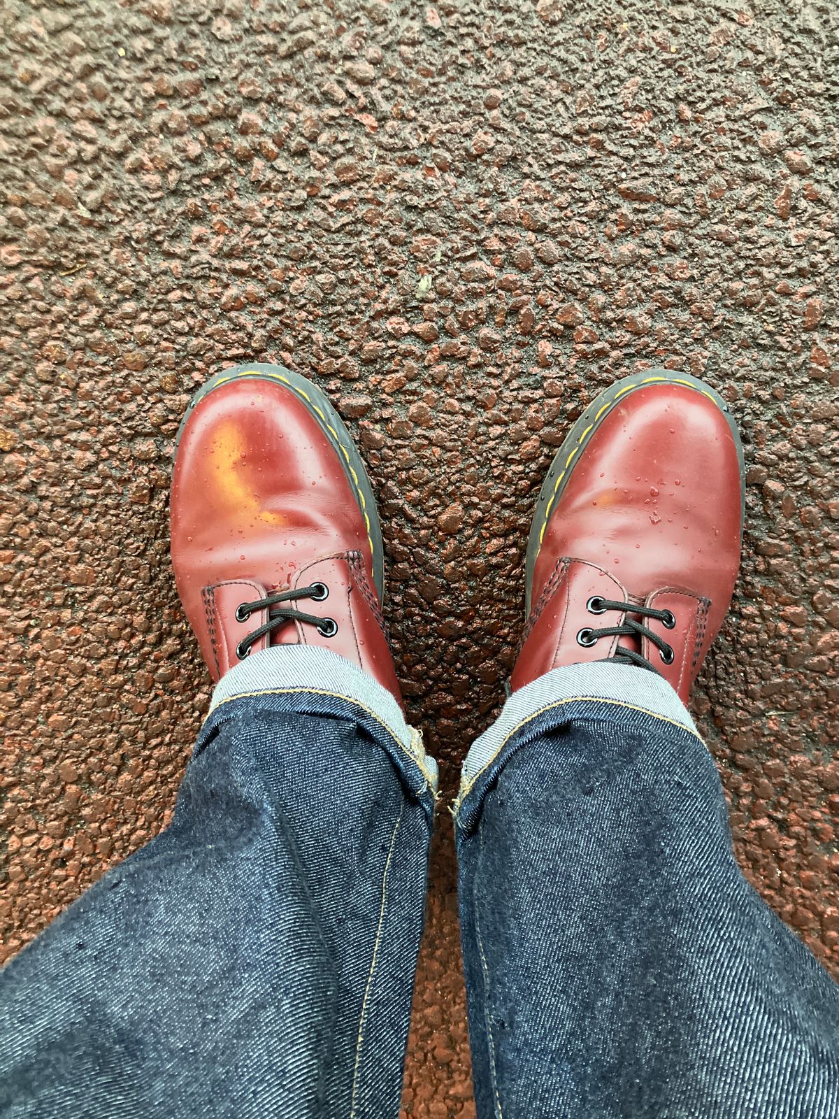 Photo by maru on May 2, 2025 of the Dr. Martens 1460 8Hole Boots in Dr. Martens Smooth Leather Cherry Red.