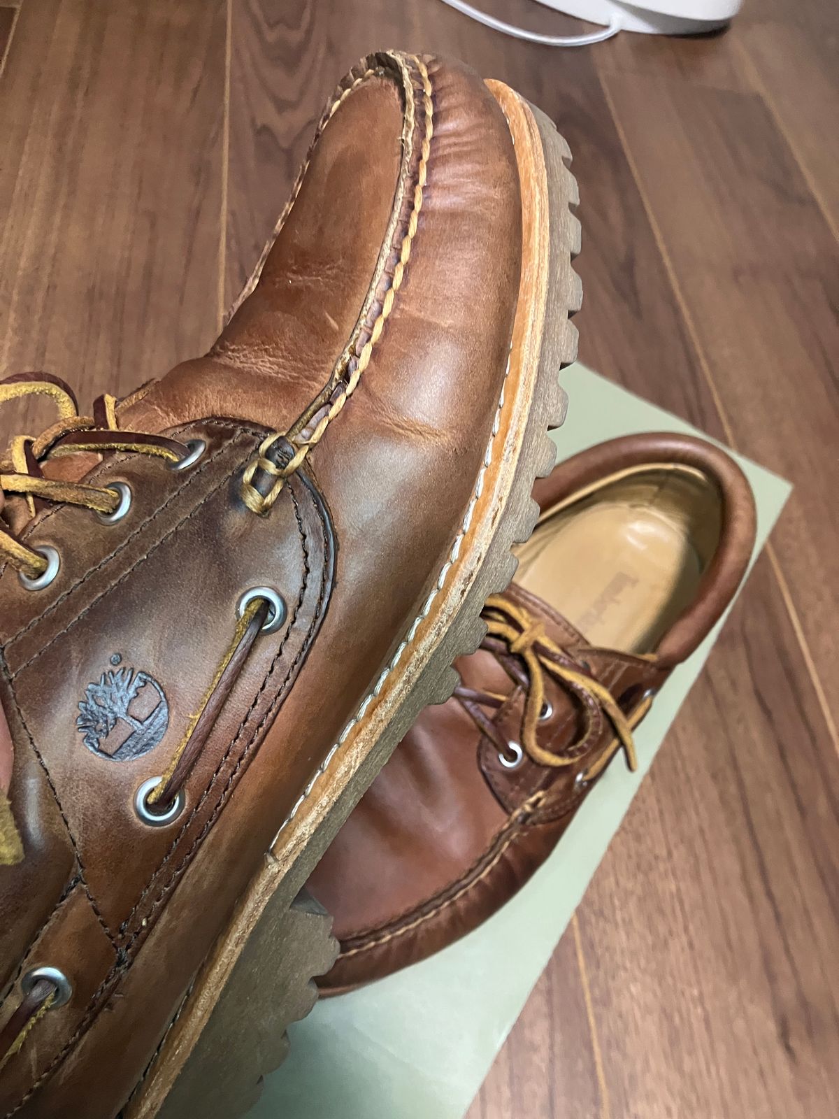 Photo by maru on December 19, 2024 of the Timberland 3eye Classic Lug in Full Grain Leather Brown.
