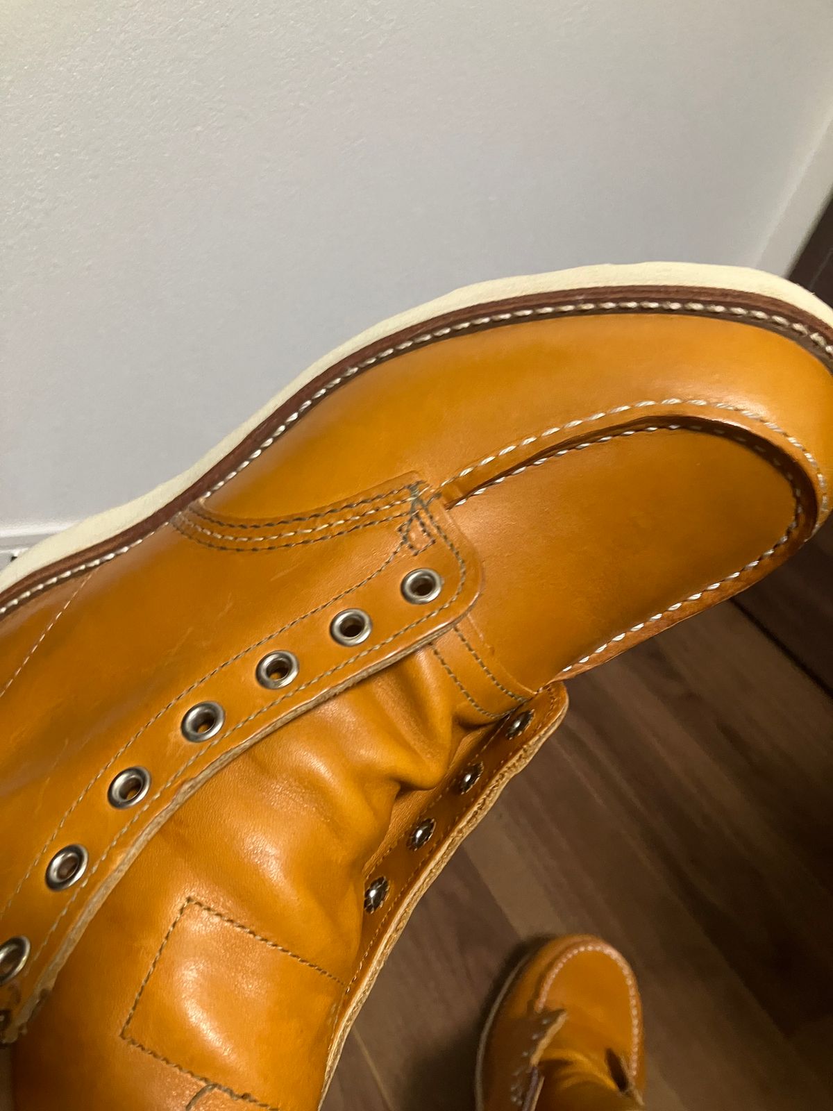 Photo by maru on September 21, 2024 of the Red Wing 6-Inch Classic Moc in S.B. Foot Sequoia Gold Russet.