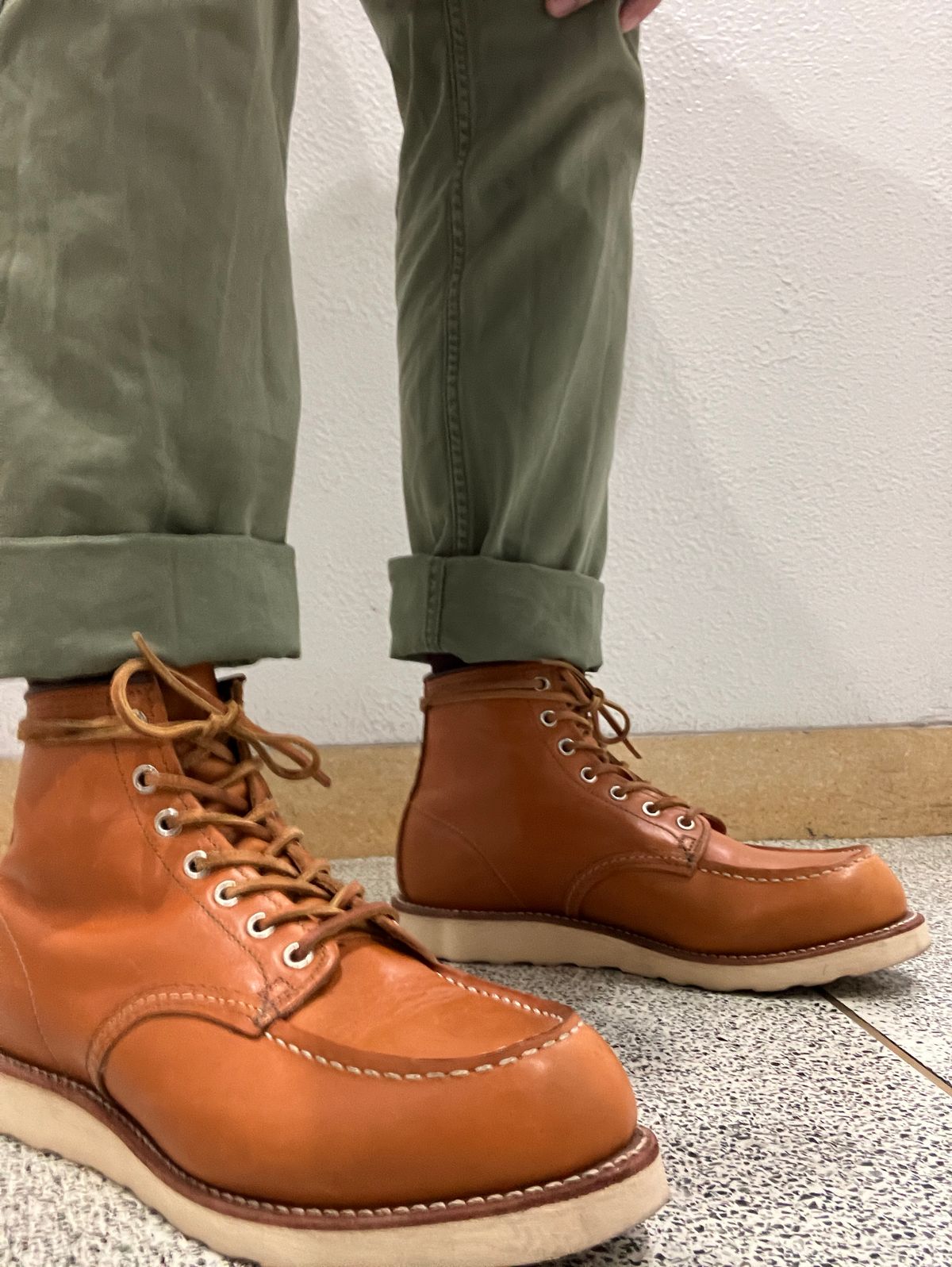 Photo by maru on December 15, 2024 of the Red Wing 6-Inch Classic Moc in S.B. Foot Sequoia Gold Russet.