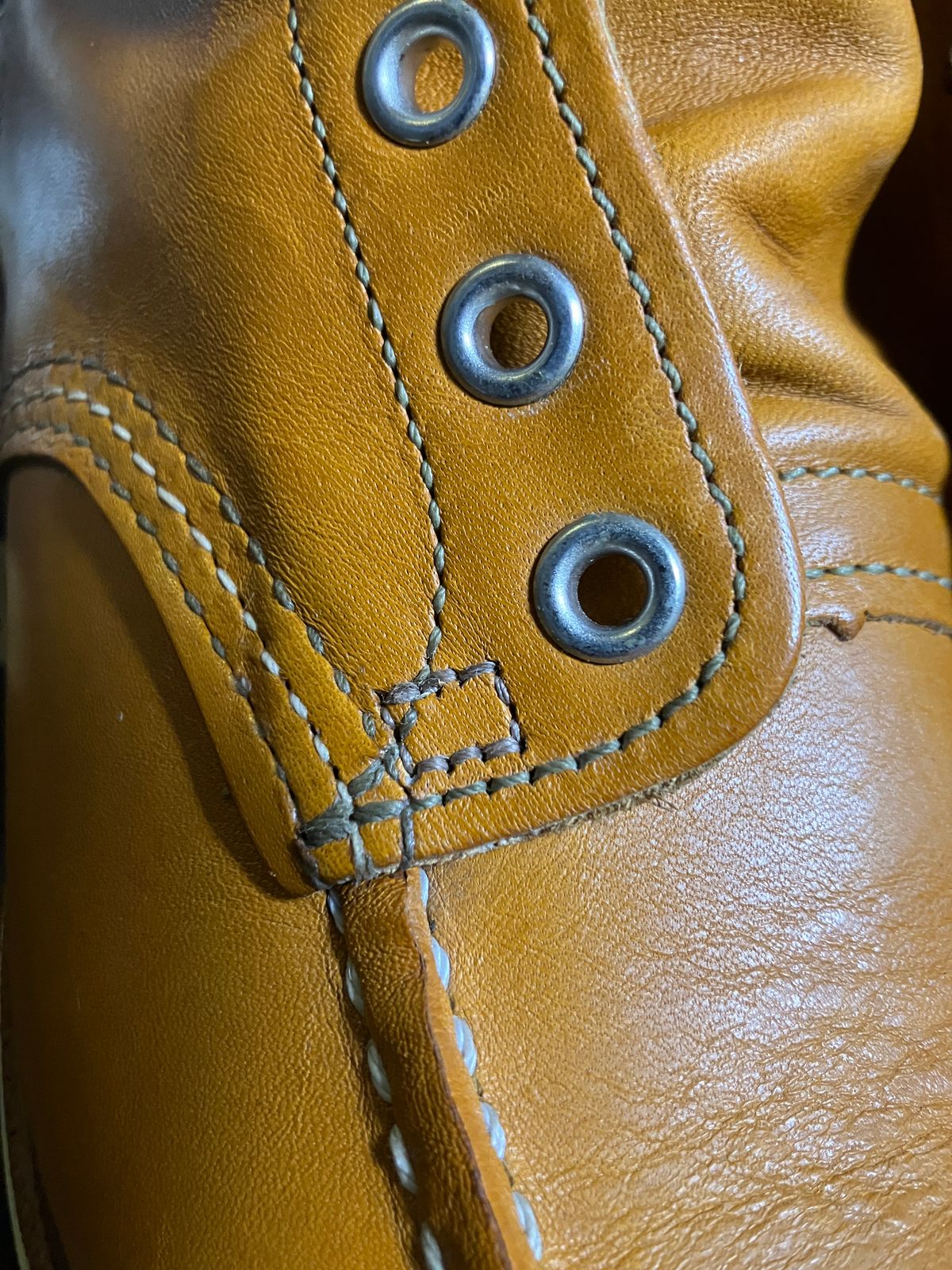 Photo by maru on January 13, 2025 of the Red Wing 6-Inch Classic Moc in S.B. Foot Sequoia Gold Russet.