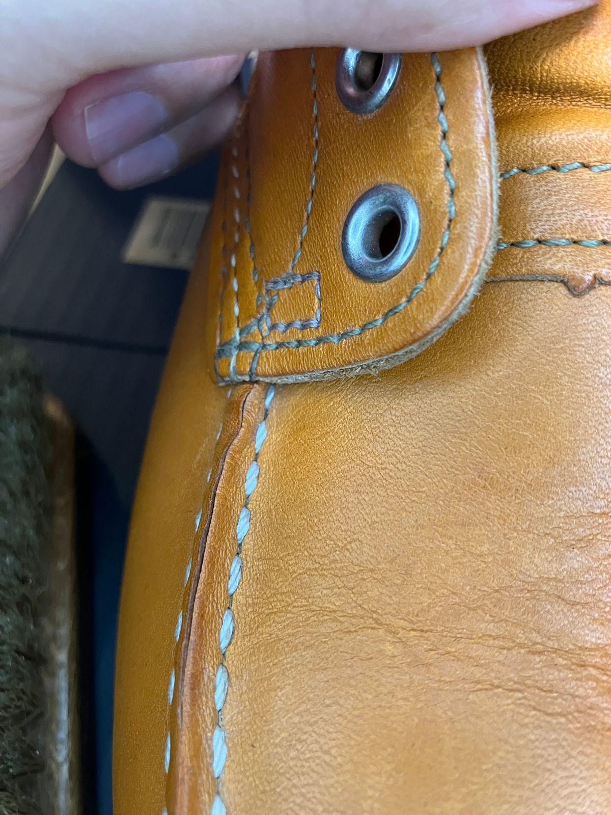 Photo by maru on January 13, 2025 of the Red Wing 6-Inch Classic Moc in S.B. Foot Sequoia Gold Russet.