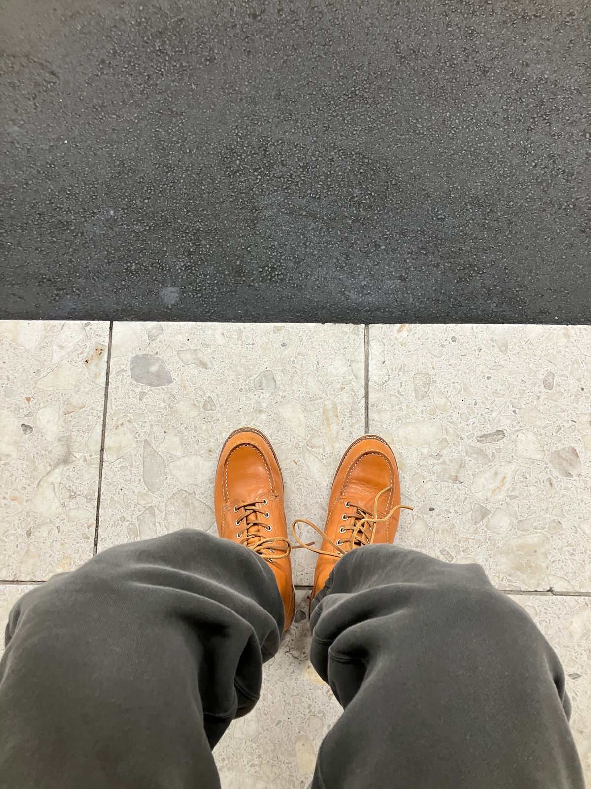 Photo by maru on March 7, 2025 of the Red Wing 6-Inch Classic Moc in S.B. Foot Sequoia Gold Russet.