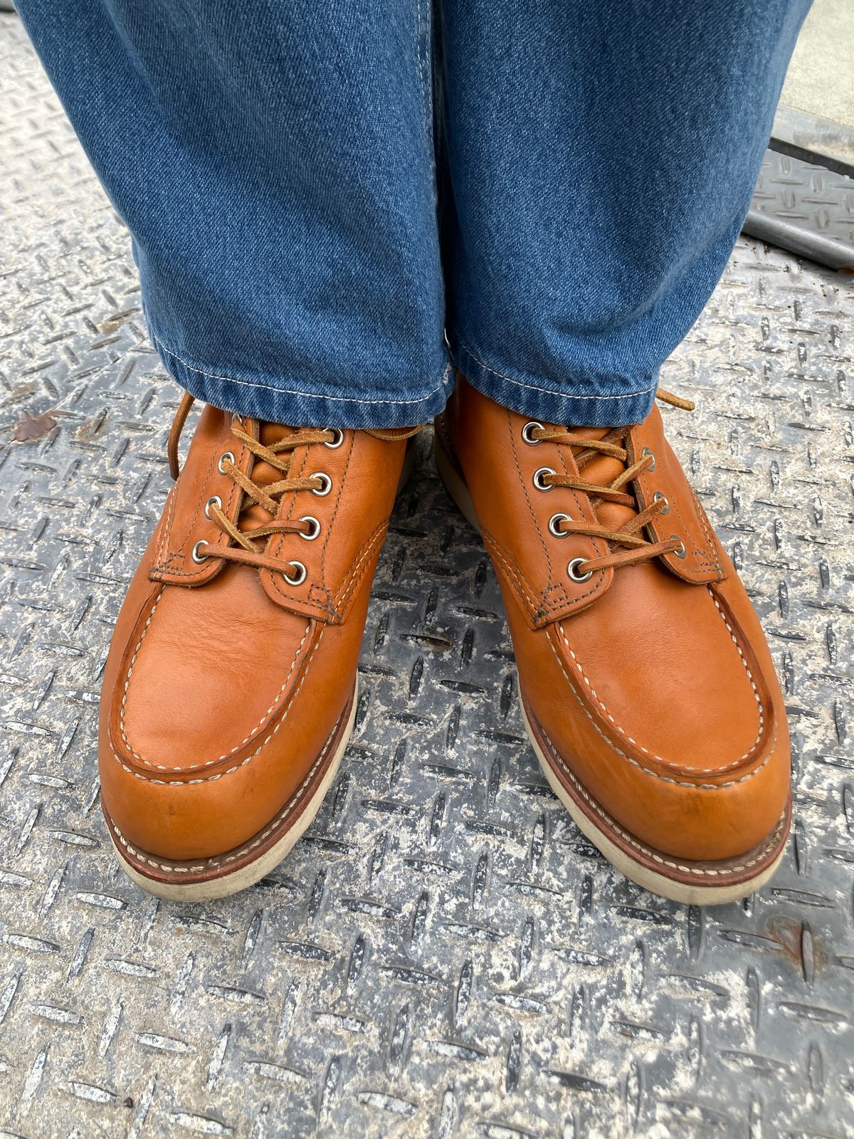 Photo by maru on April 20, 2025 of the Red Wing 6-Inch Classic Moc in S.B. Foot Sequoia Gold Russet.