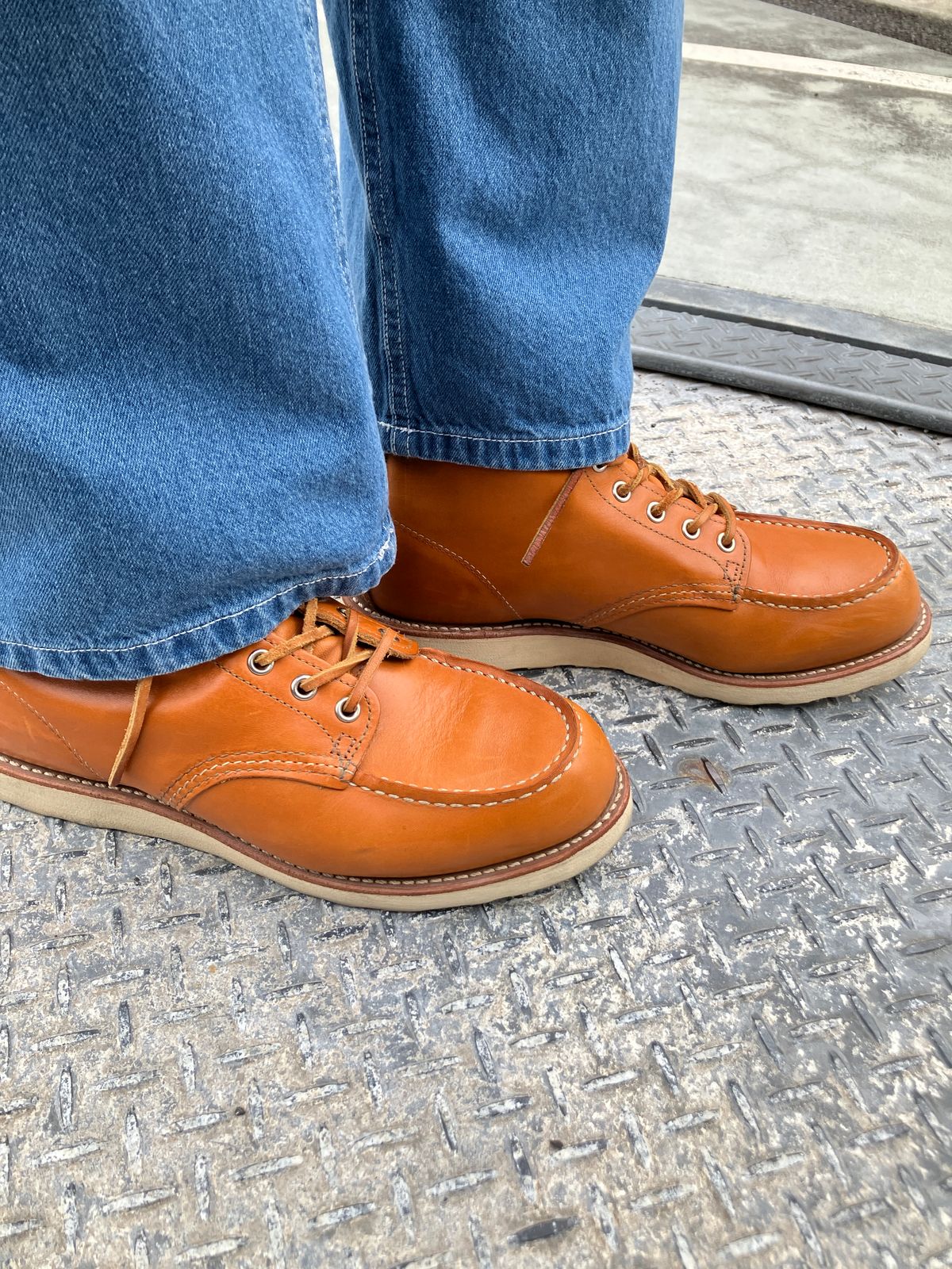 Photo by maru on April 20, 2025 of the Red Wing 6-Inch Classic Moc in S.B. Foot Sequoia Gold Russet.