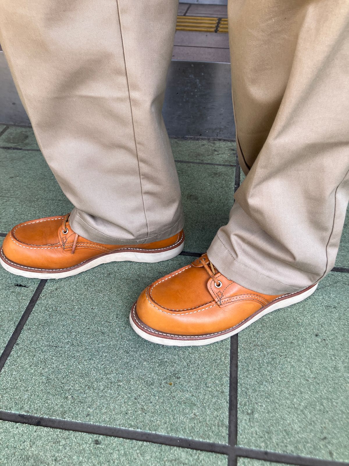 Photo by maru on April 14, 2025 of the Red Wing 6-Inch Classic Moc in S.B. Foot Sequoia Gold Russet.