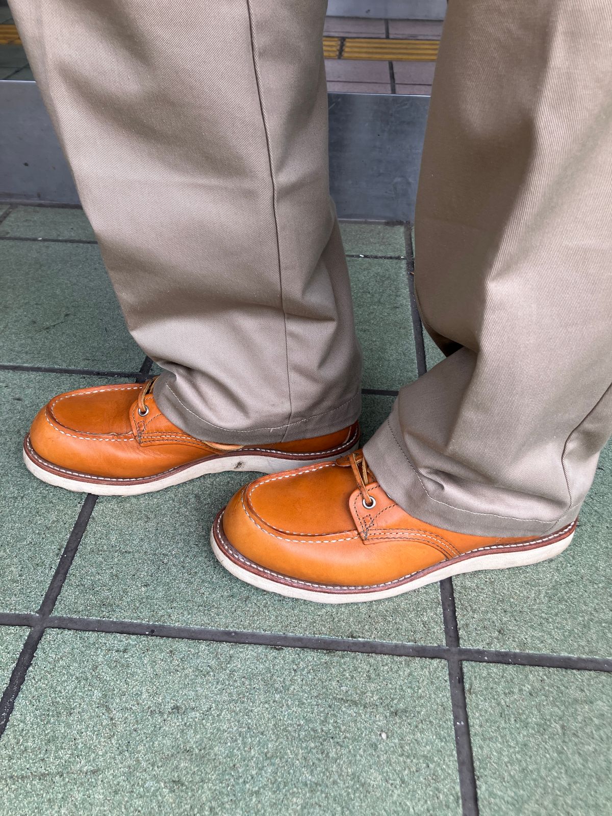 Photo by maru on May 23, 2025 of the Red Wing 6-Inch Classic Moc in S.B. Foot Sequoia Gold Russet.