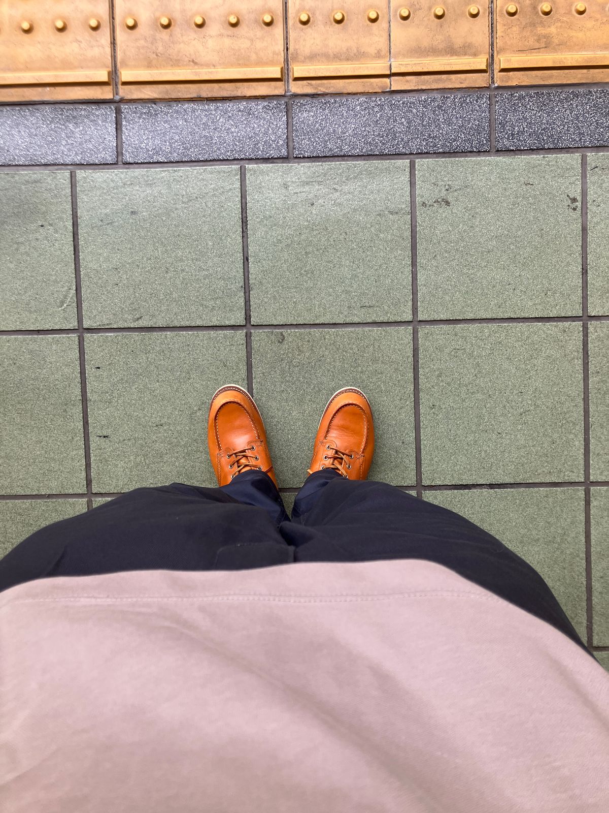Photo by maru on June 16, 2025 of the Red Wing 6-Inch Classic Moc in S.B. Foot Sequoia Gold Russet.