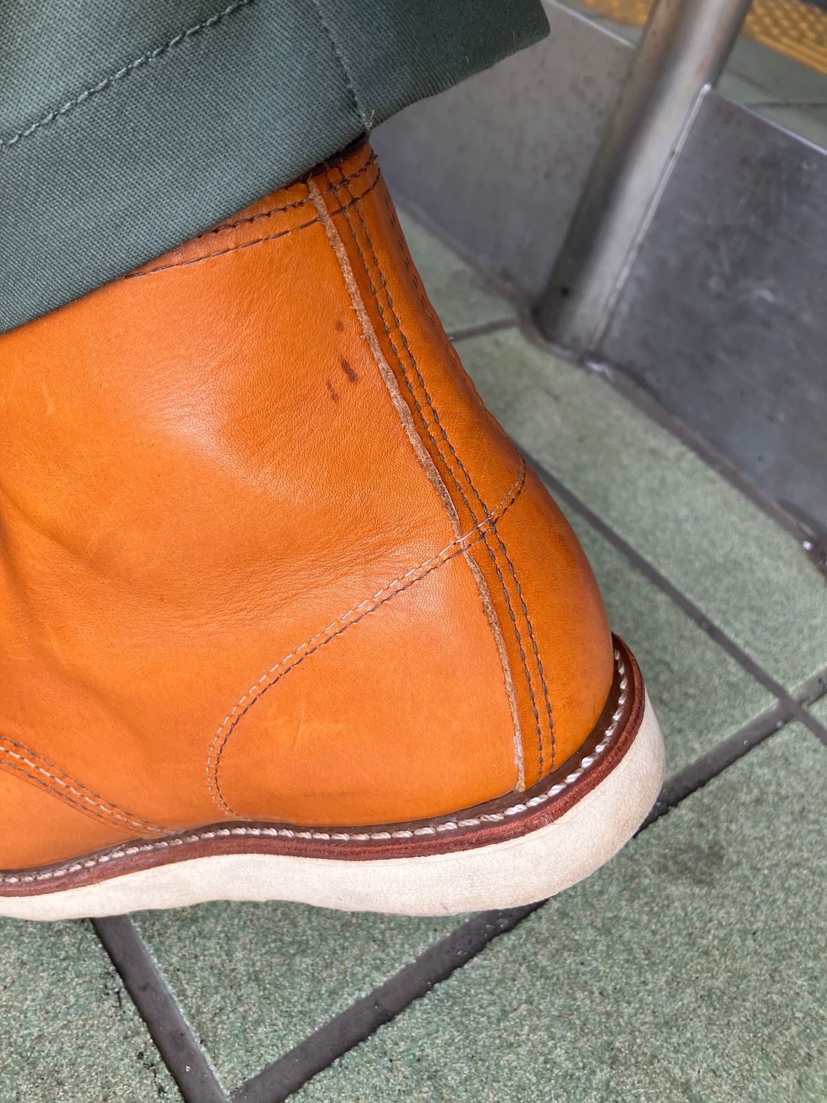 Photo by maru on July 3, 2025 of the Red Wing 6-Inch Classic Moc in S.B. Foot Sequoia Gold Russet.