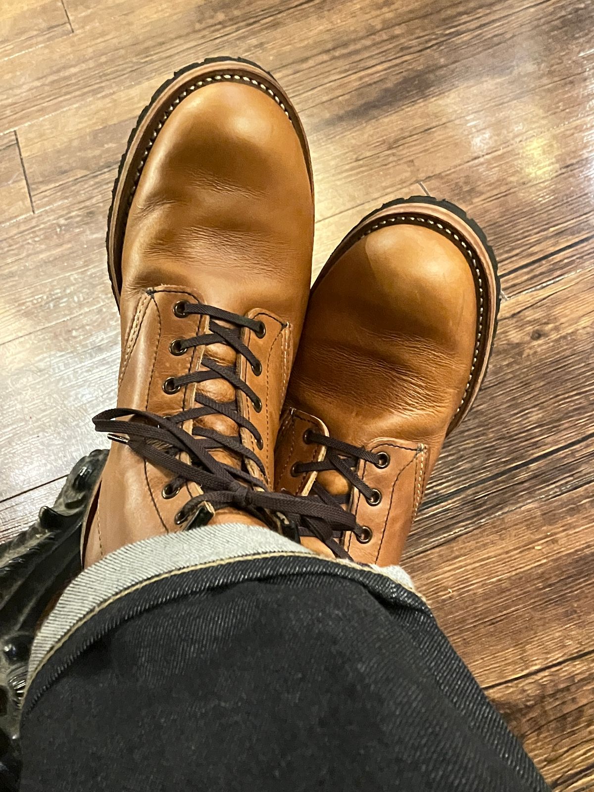 Photo by maru on December 26, 2024 of the Red Wing Beckman in S.B. Foot Chestnut Featherstone.