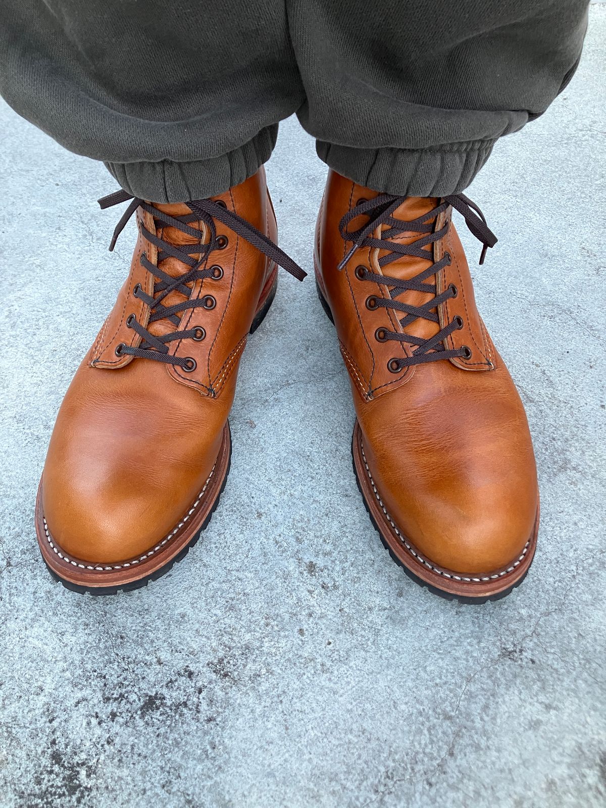 Photo by maru on January 13, 2025 of the Red Wing Beckman in S.B. Foot Chestnut Featherstone.