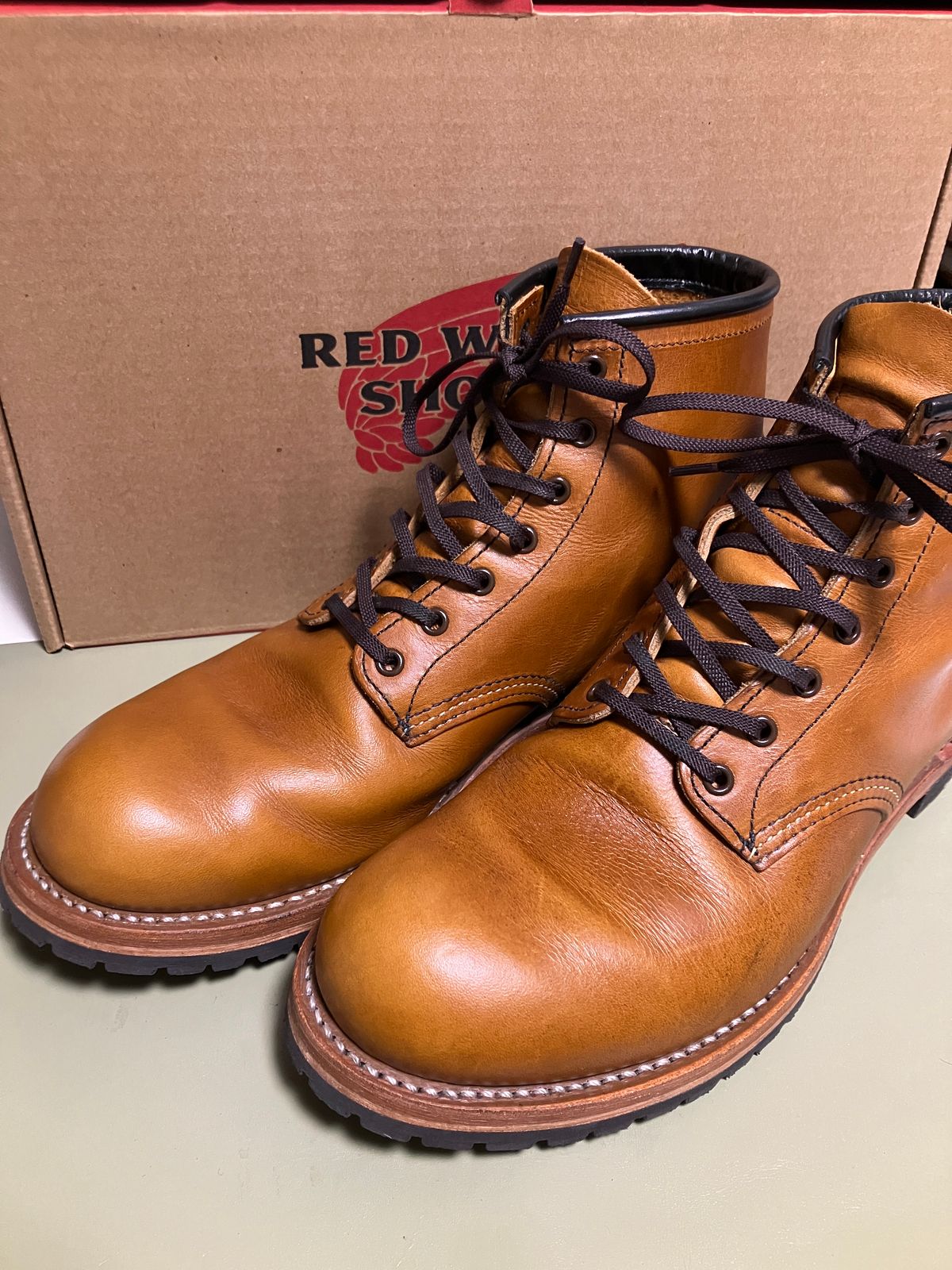 Photo by maru on January 29, 2025 of the Red Wing Beckman in S.B. Foot Chestnut Featherstone.