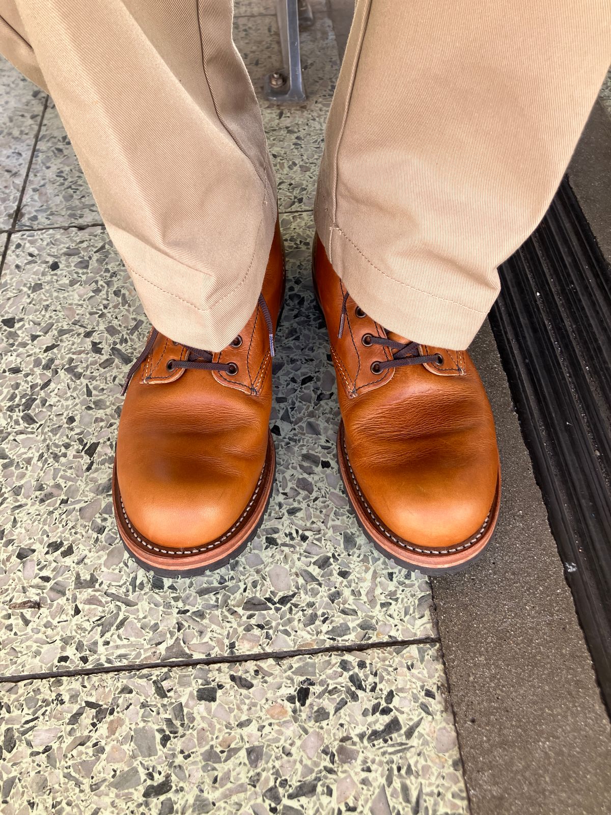 Photo by maru on February 10, 2025 of the Red Wing Beckman in S.B. Foot Chestnut Featherstone.