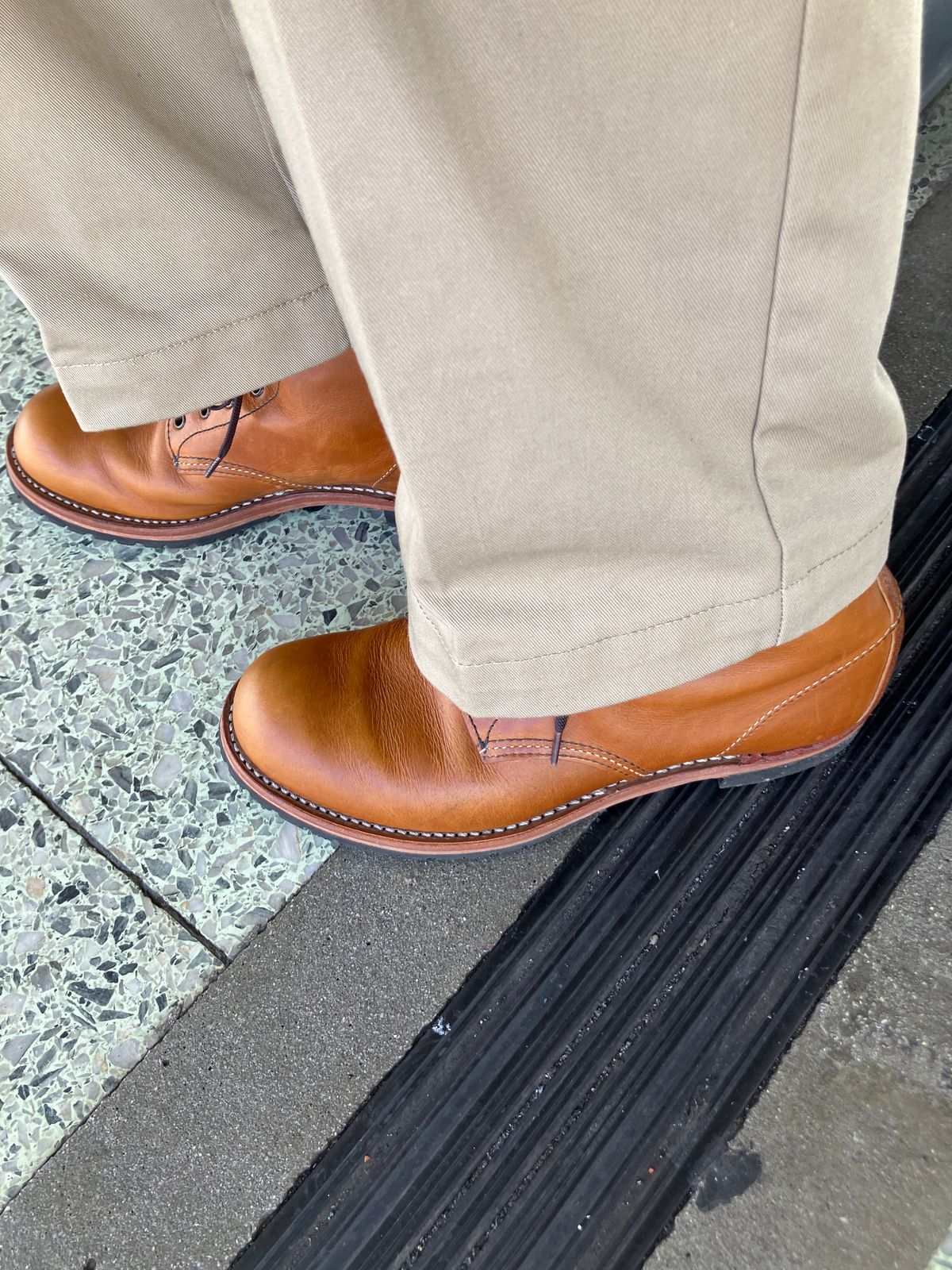 Photo by maru on February 10, 2025 of the Red Wing Beckman in S.B. Foot Chestnut Featherstone.