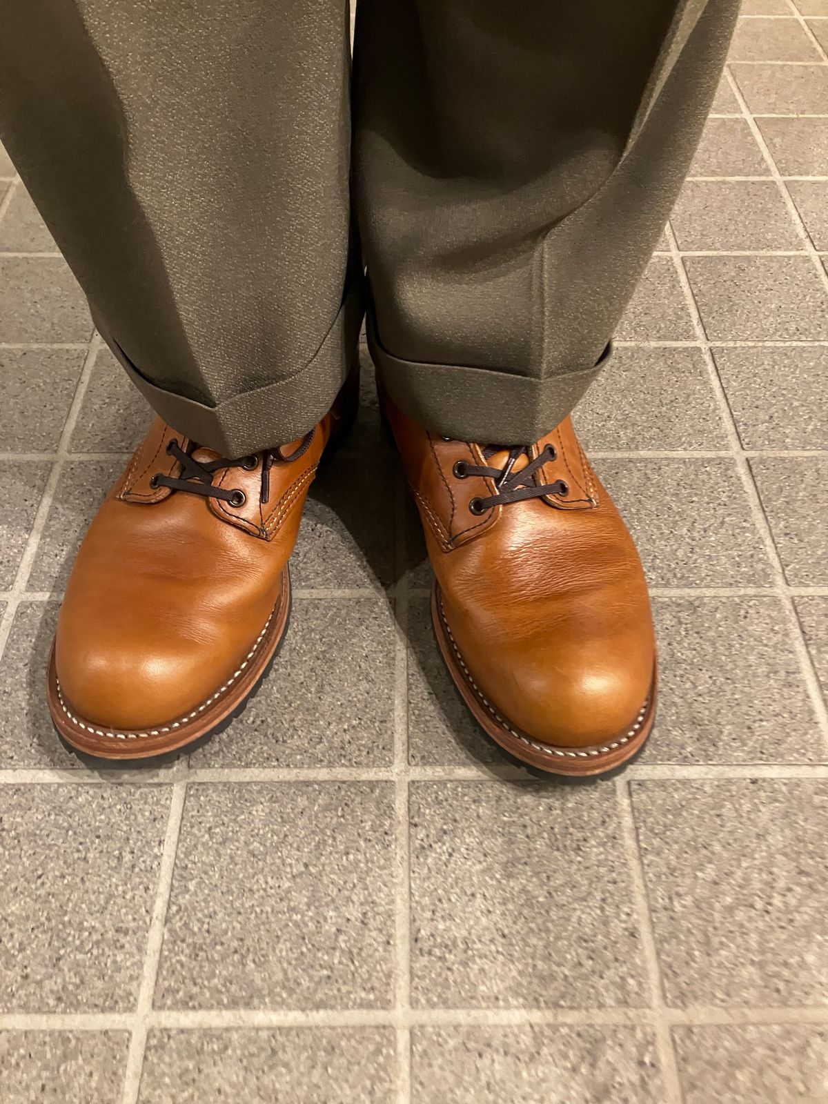 Photo by maru on February 20, 2025 of the Red Wing Beckman in S.B. Foot Chestnut Featherstone.