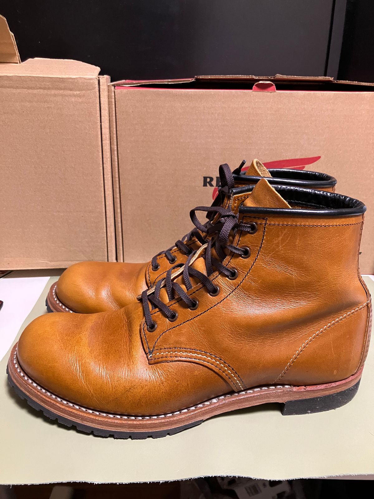 Photo by maru on January 29, 2025 of the Red Wing Beckman in S.B. Foot Chestnut Featherstone.