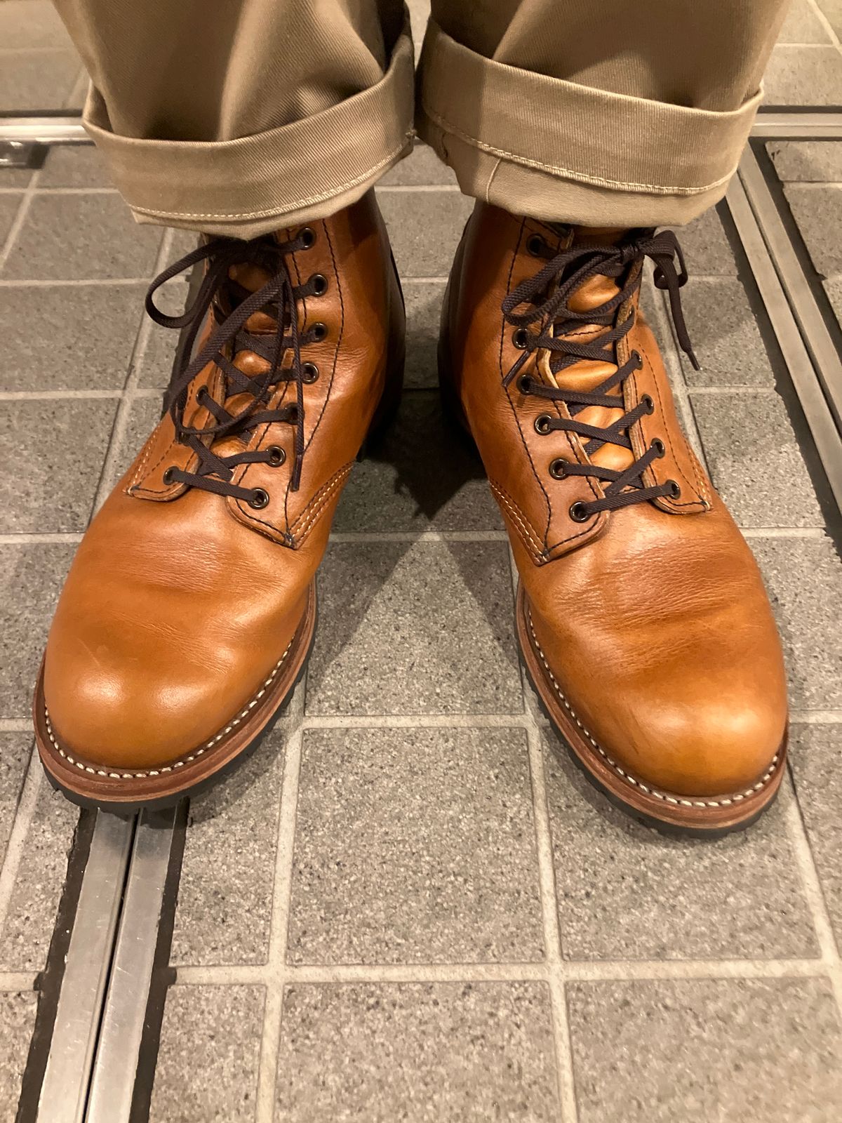 Photo by maru on March 26, 2025 of the Red Wing Beckman in S.B. Foot Chestnut Featherstone.