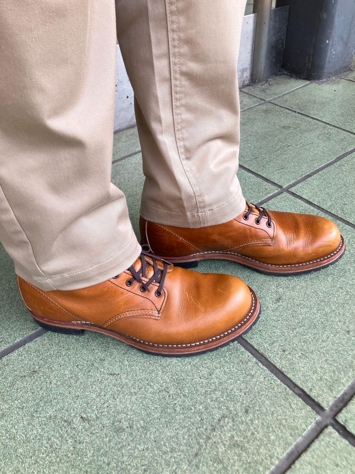 Photo by maru on May 8, 2025 of the Red Wing Beckman in S.B. Foot Chestnut Featherstone.
