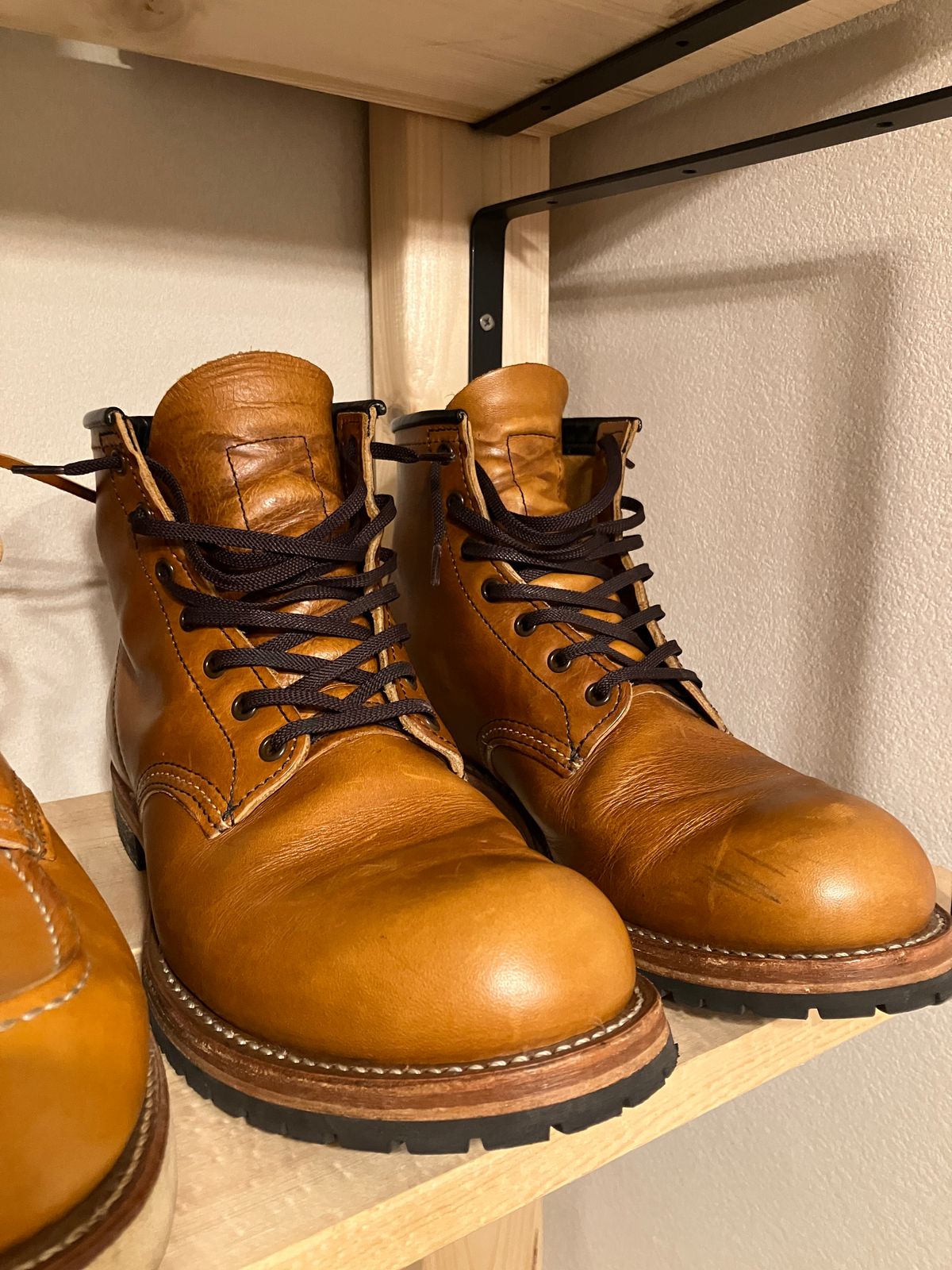Photo by maru on July 4, 2025 of the Red Wing Beckman in S.B. Foot Chestnut Featherstone.