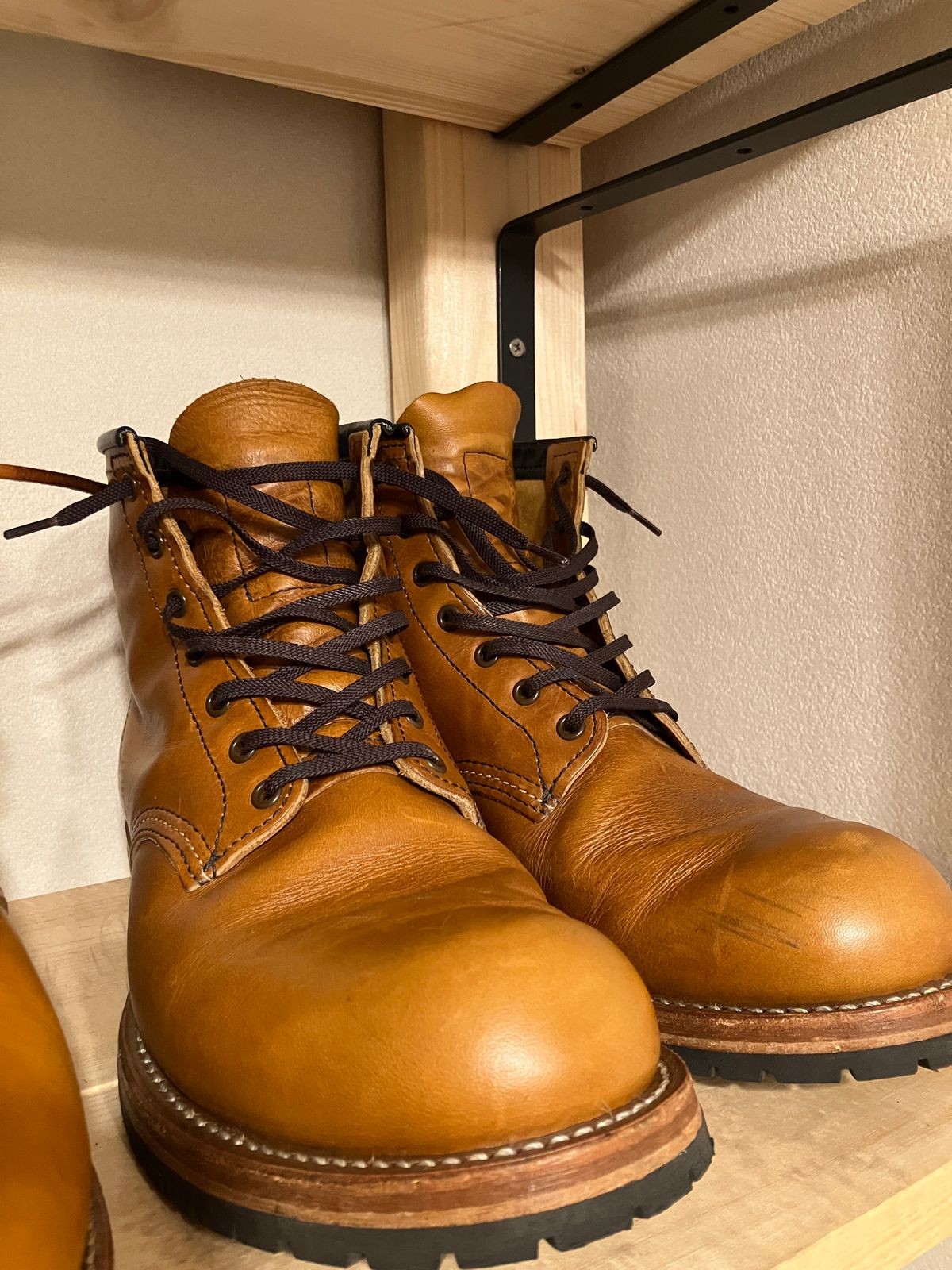 Photo by maru on July 9, 2025 of the Red Wing Beckman in S.B. Foot Chestnut Featherstone.