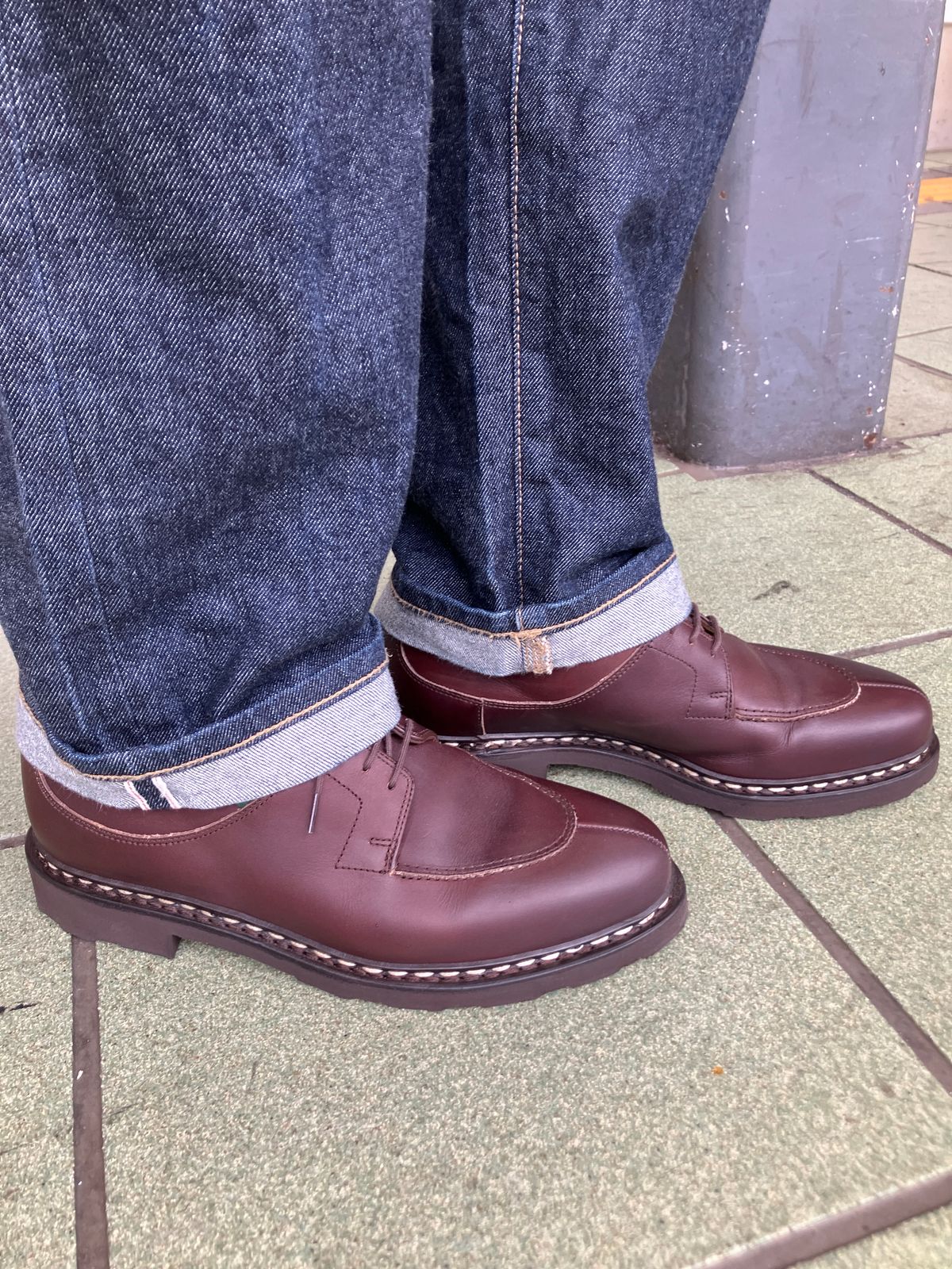 Photo by maru on June 24, 2025 of the Paraboot Avignon in Lisse Cafe.