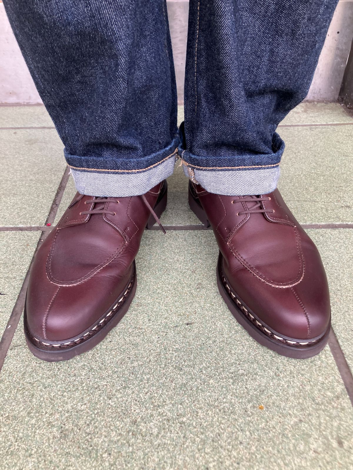 Photo by maru on June 24, 2025 of the Paraboot Avignon in Lisse Cafe.