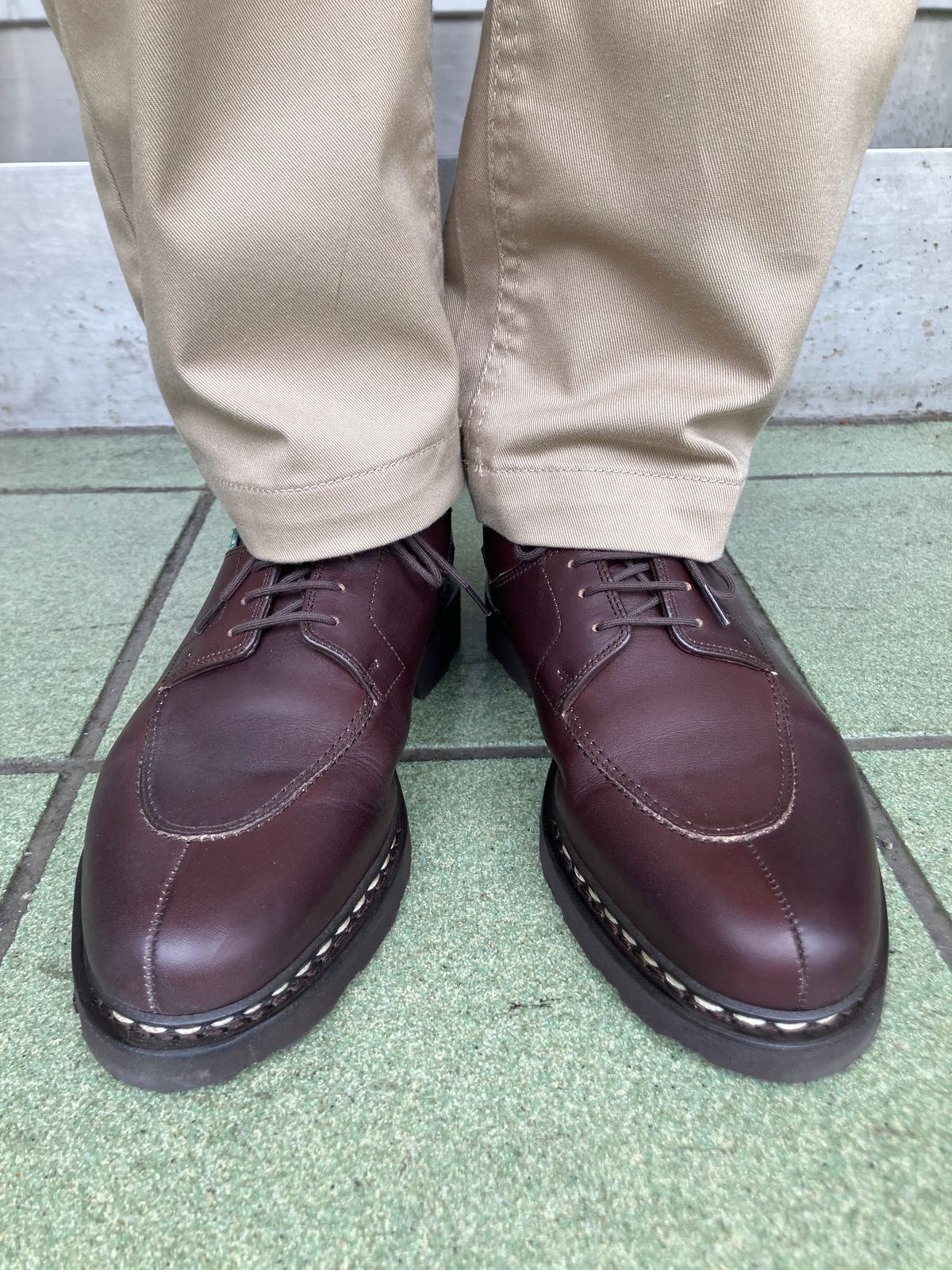 Photo by maru on June 20, 2025 of the Paraboot Avignon in Lisse Cafe.