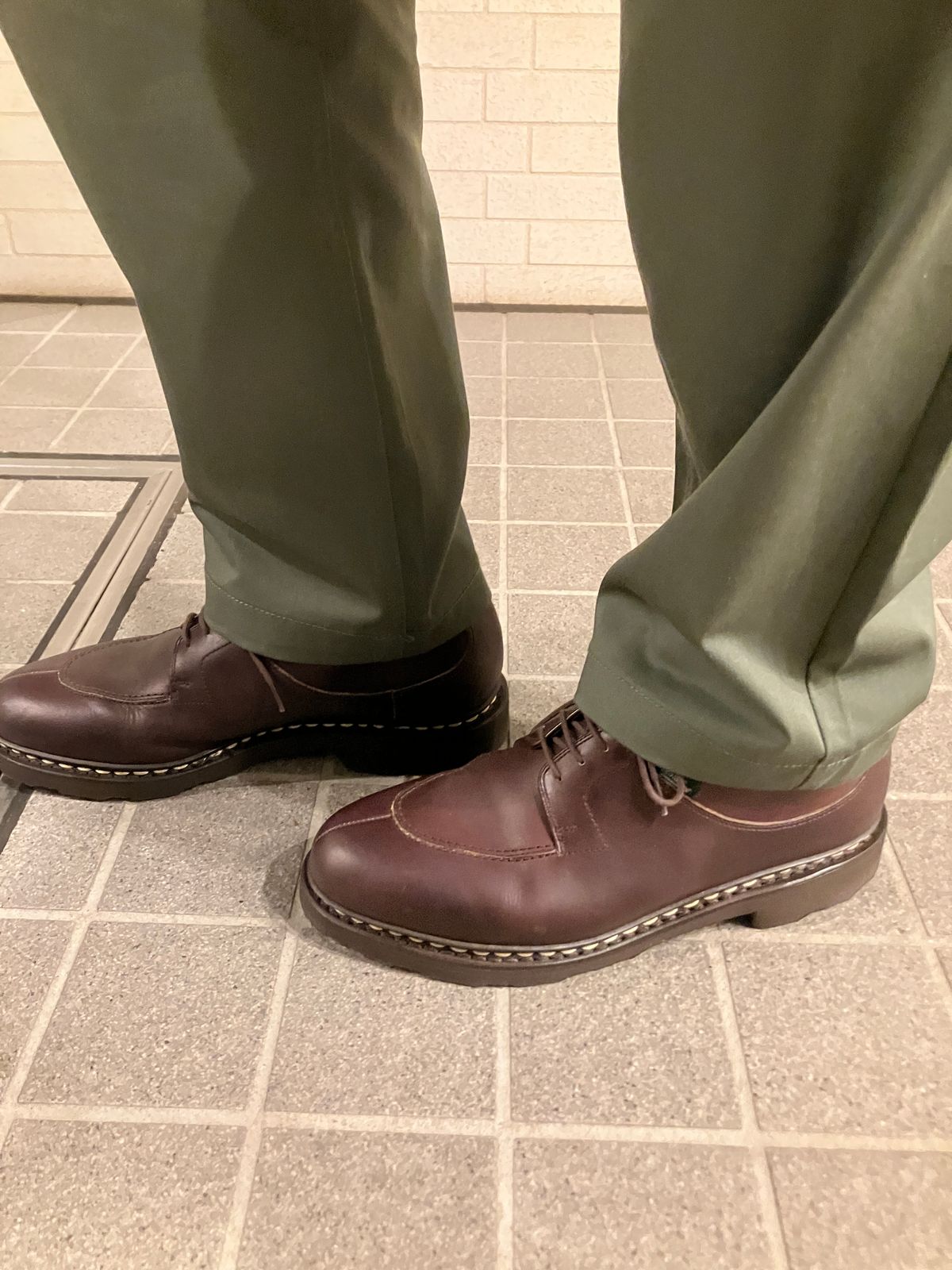 Photo by maru on June 12, 2025 of the Paraboot Avignon in Lisse Cafe.