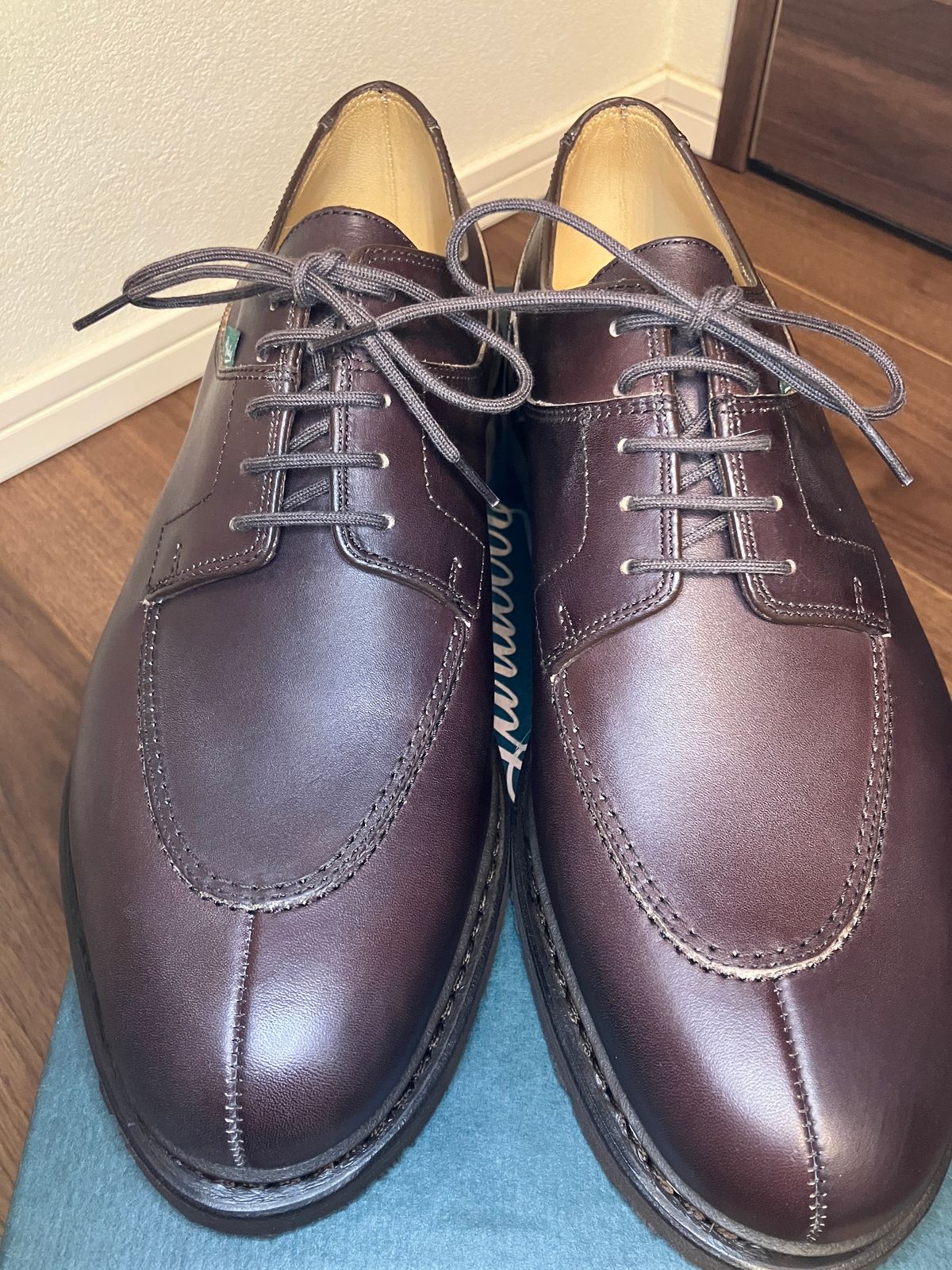 Photo by maru on June 2, 2025 of the Paraboot Avignon in Lisse Cafe.