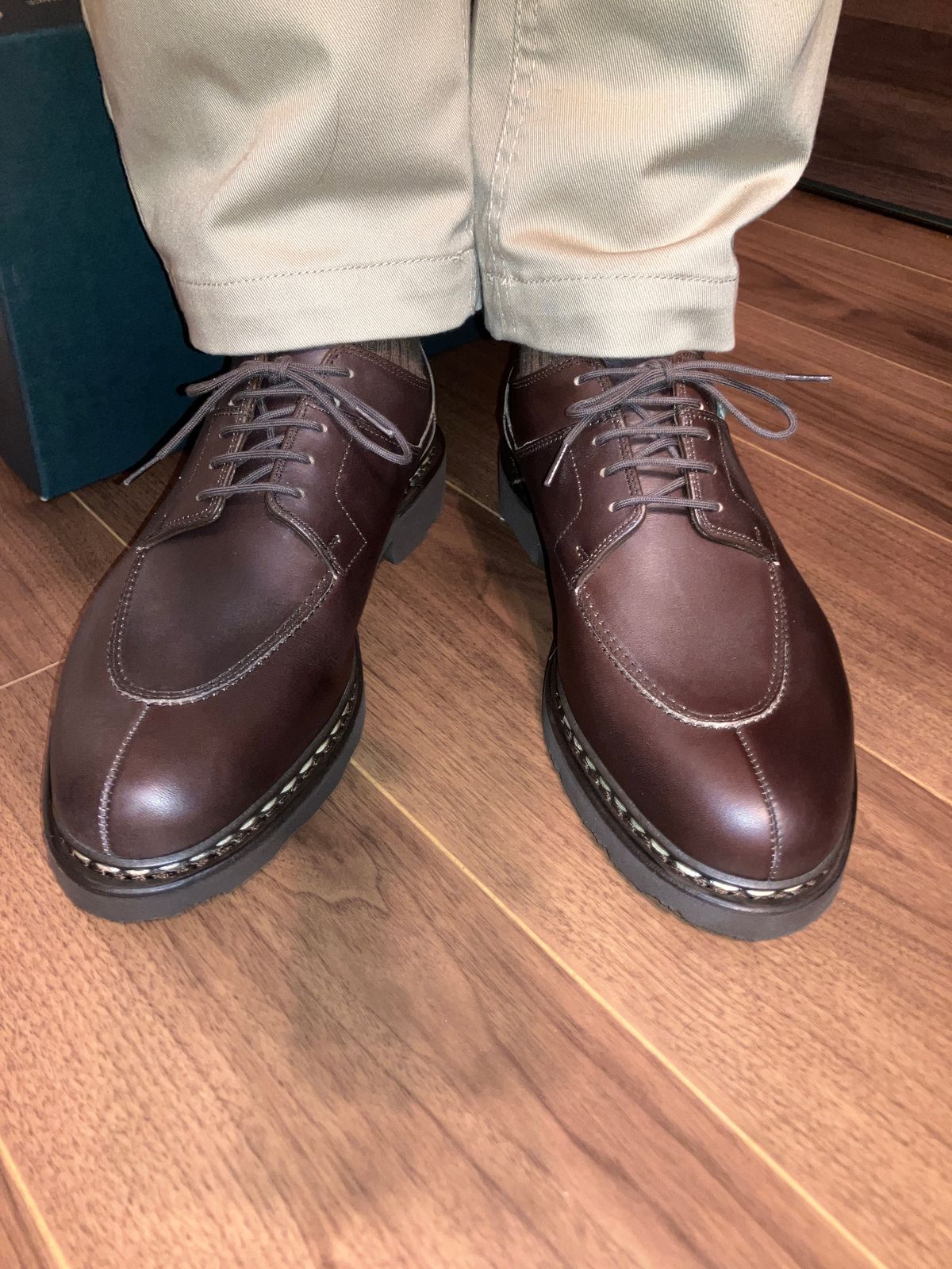 Photo by maru on June 2, 2025 of the Paraboot Avignon in Lisse Cafe.