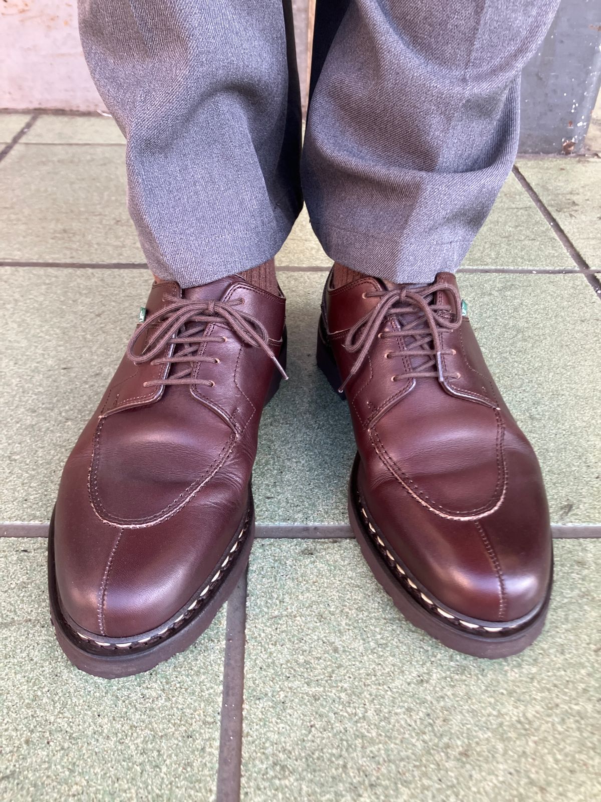 Photo by maru on July 24, 2025 of the Paraboot Avignon in Lisse Cafe.