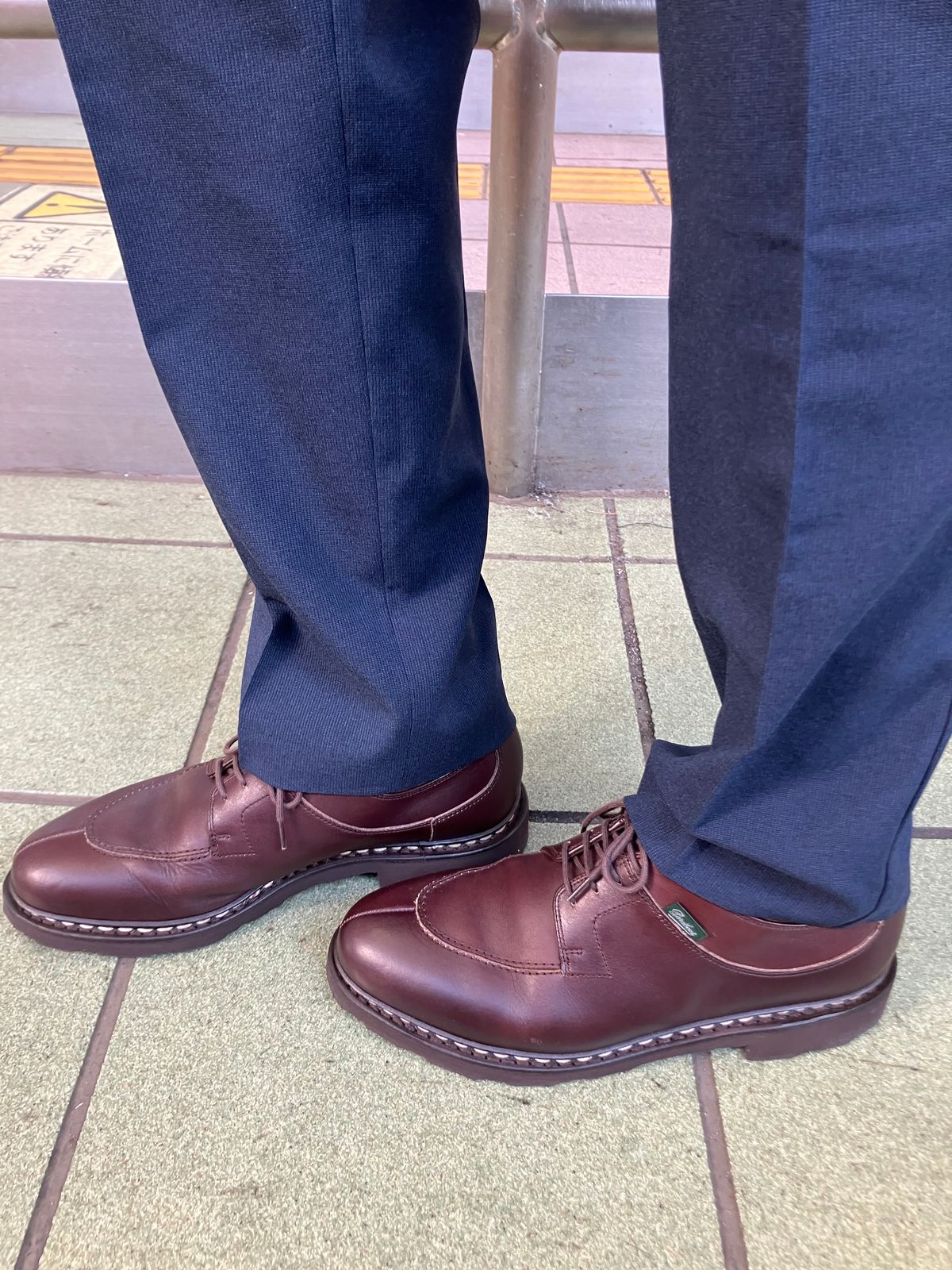 Photo by maru on August 3, 2025 of the Paraboot Avignon in Lisse Cafe.