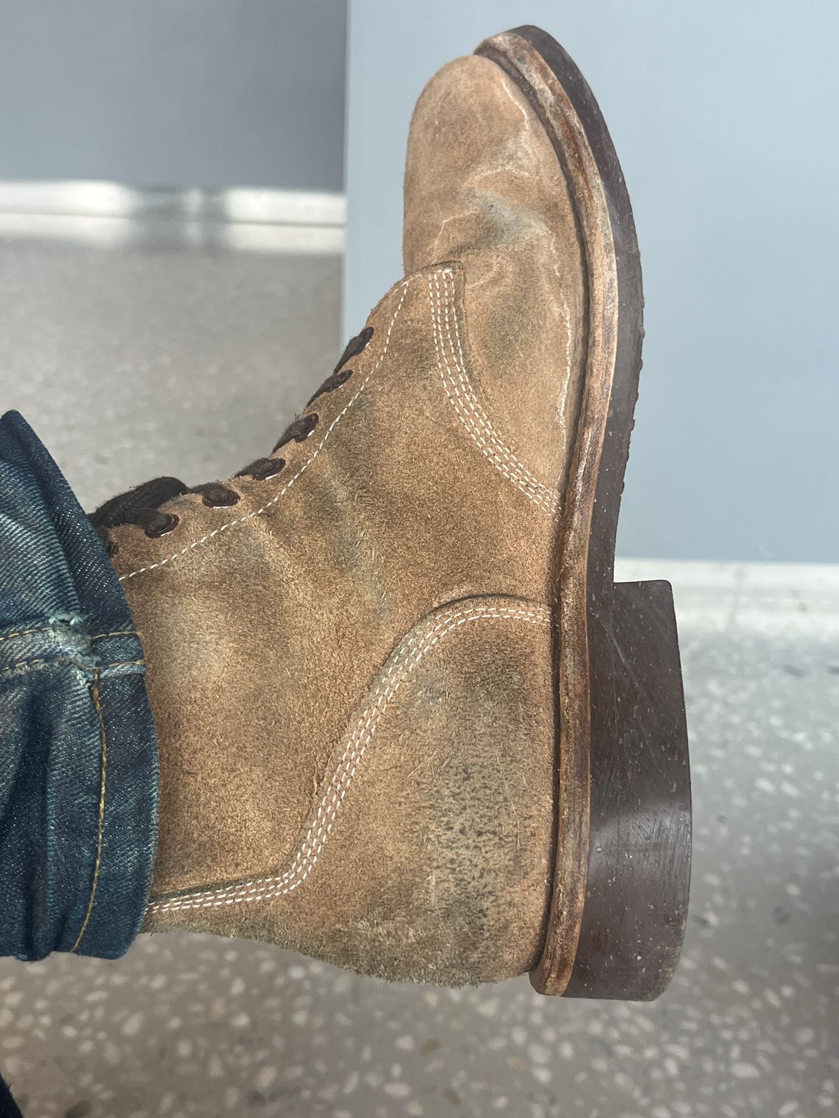 Photo by LA999 on January 30, 2025 of the Oak Street Bootmakers Field Boot in Horween Marine Field Roughout.