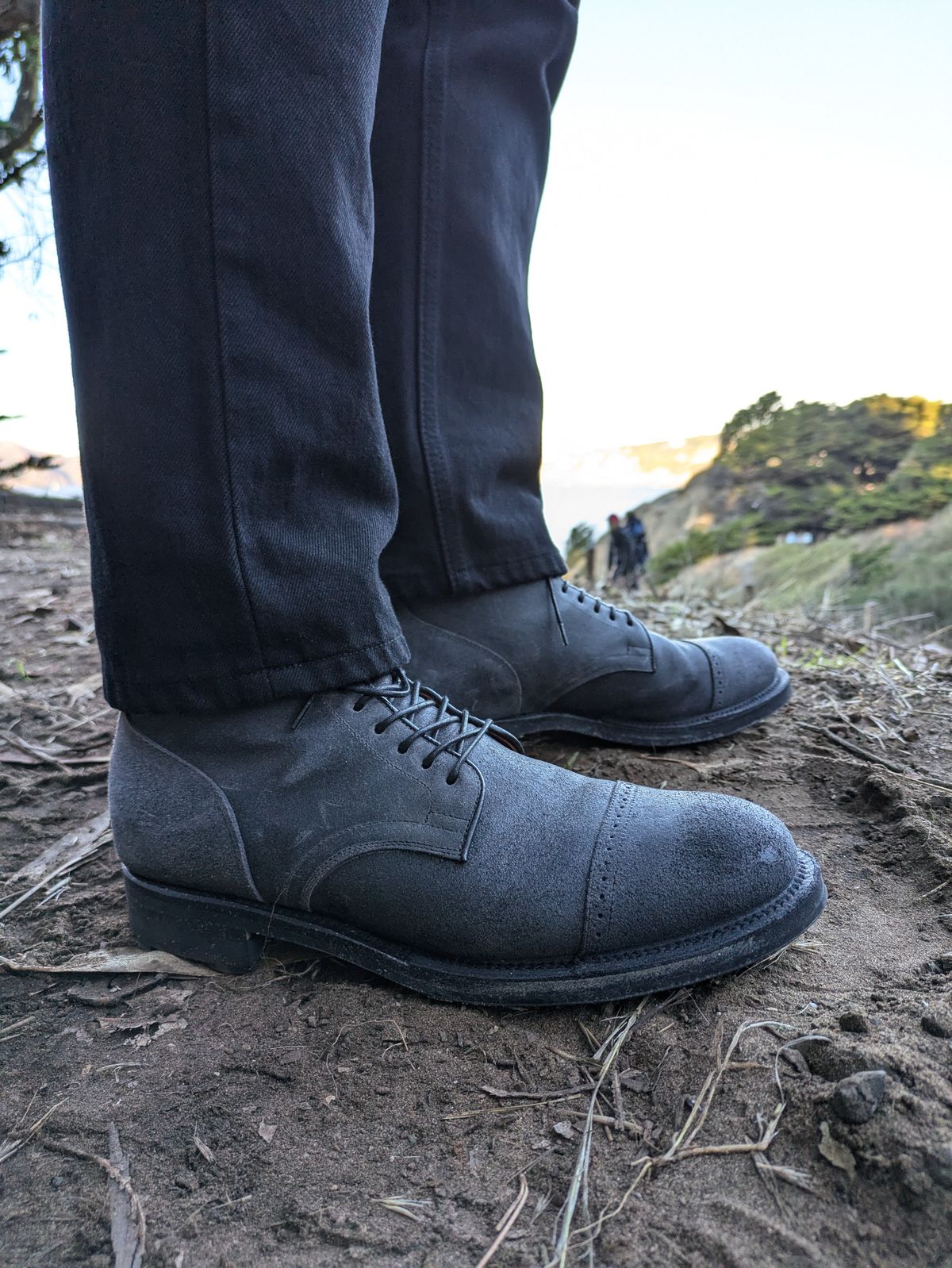 Photo by Mouse on November 16, 2024 of the Viberg Service Boot BCT in C.F. Stead Charcoal Waxy Commander.
