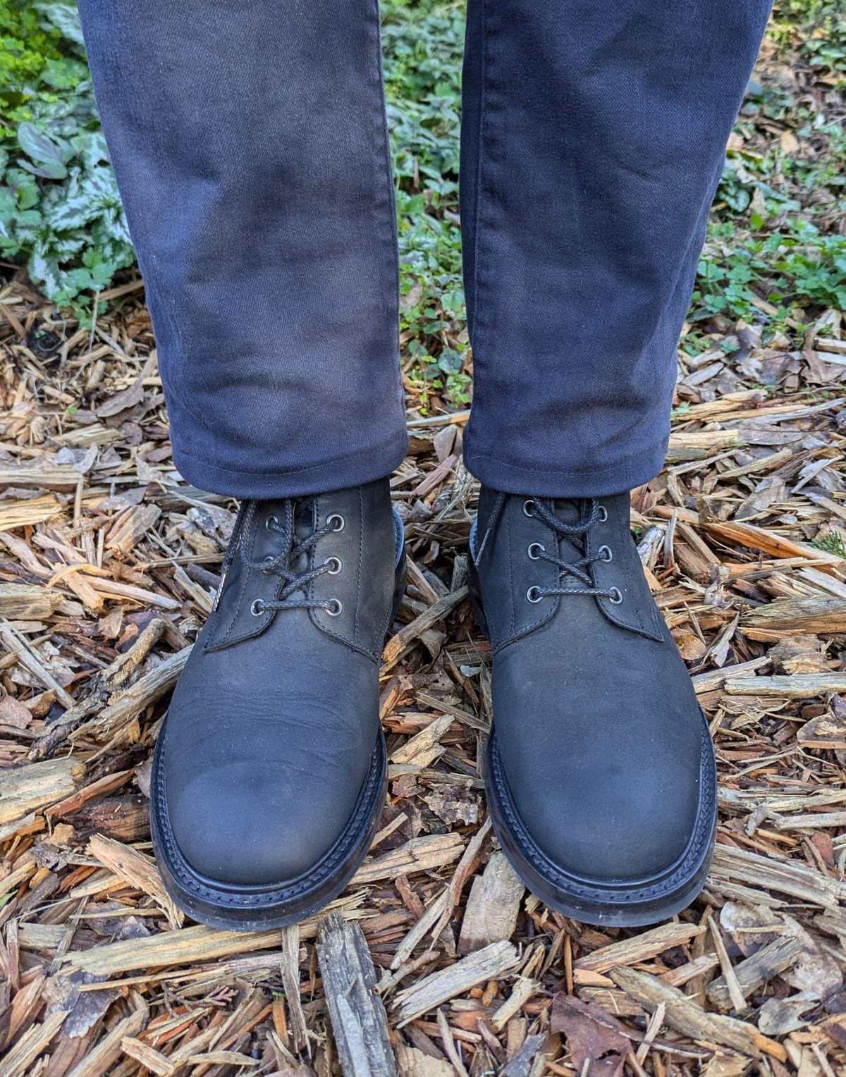 Photo by Mouse on January 5, 2025 of the Tricker's Bernwood in Horween Black Chamois.