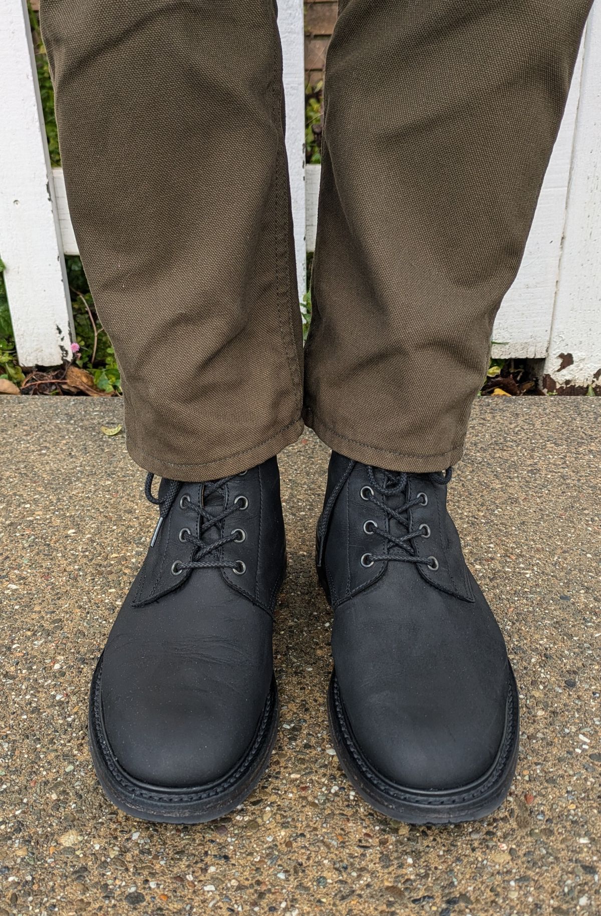 Photo by Mouse on February 7, 2025 of the Tricker's Bernwood in Horween Black Chamois.