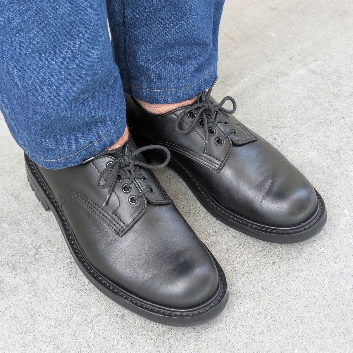 Photo by Mouse on May 7, 2025 of the Tricker's Daniel Tramping Shoe in Black Washed Horsehide.