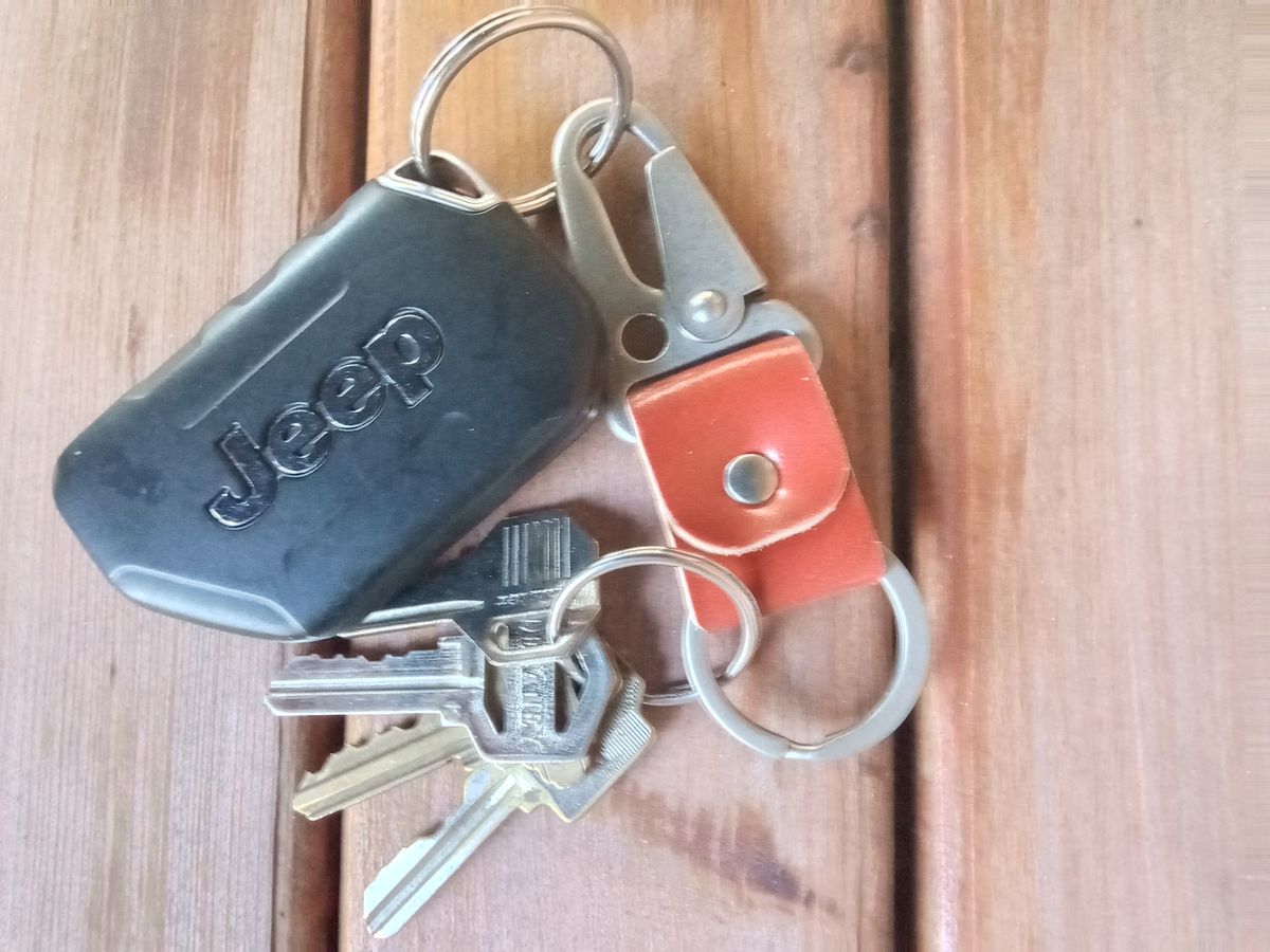 Photo by drew_gruff on October 1, 2025 of the Lost Dutchman Keychain in Random Shell Cordovan.
