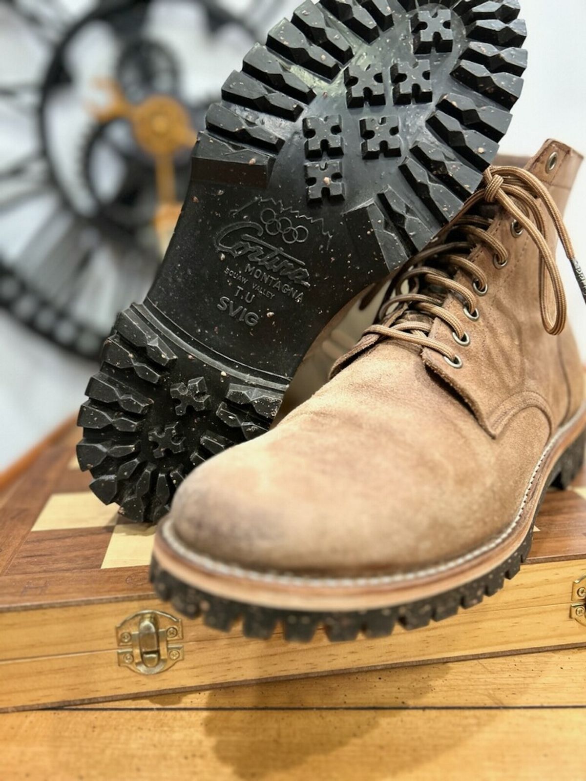 Photo by drew_gruff on January 26, 2026 of the Oak Street Bootmakers Trench Boot in Maryam Muschio Cavallo.