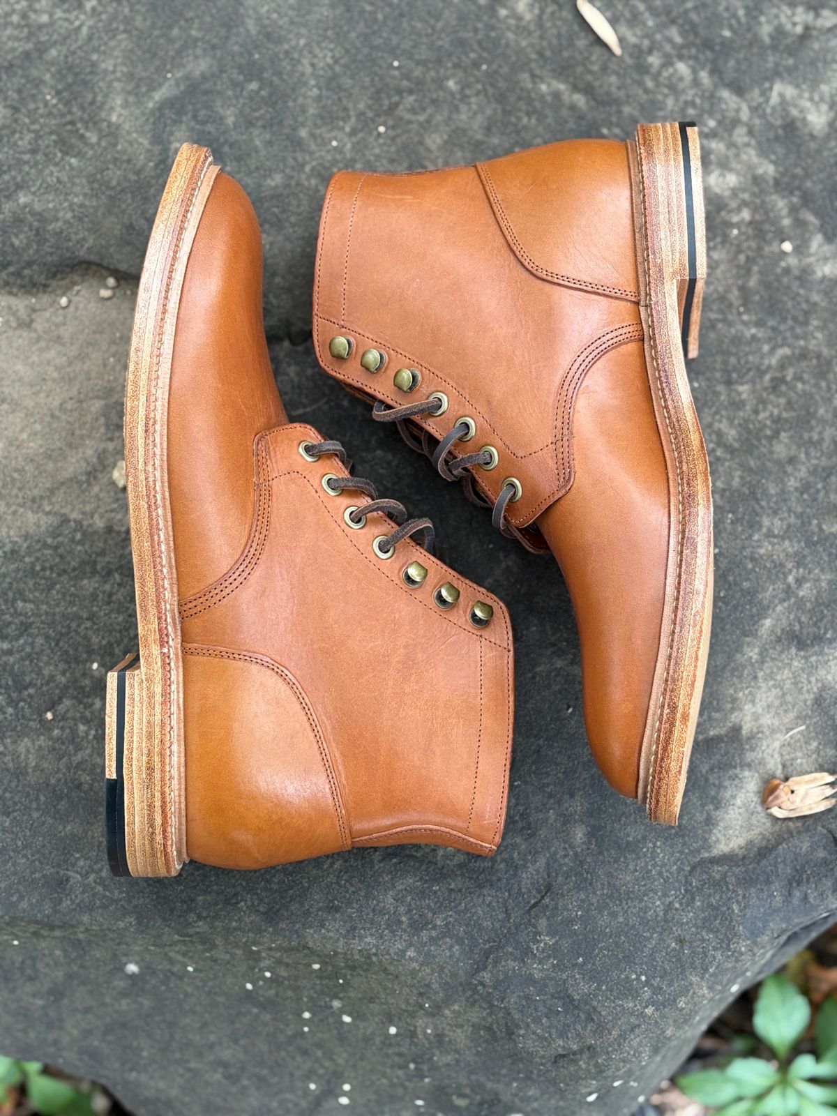 Photo by glassesRo on October 28, 2025 of the Grant Stone Diesel Boot in Badalassi Carlo Saddle Tan Minerva.