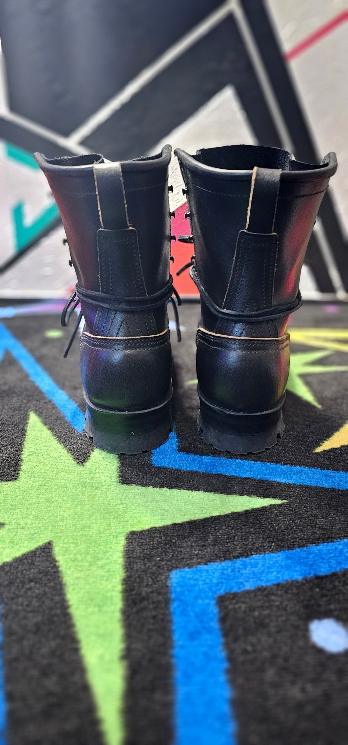 Photo by superkirbz13 on November 3, 2024 of the Nicks MTO in Horween Black Waxed Flesh.