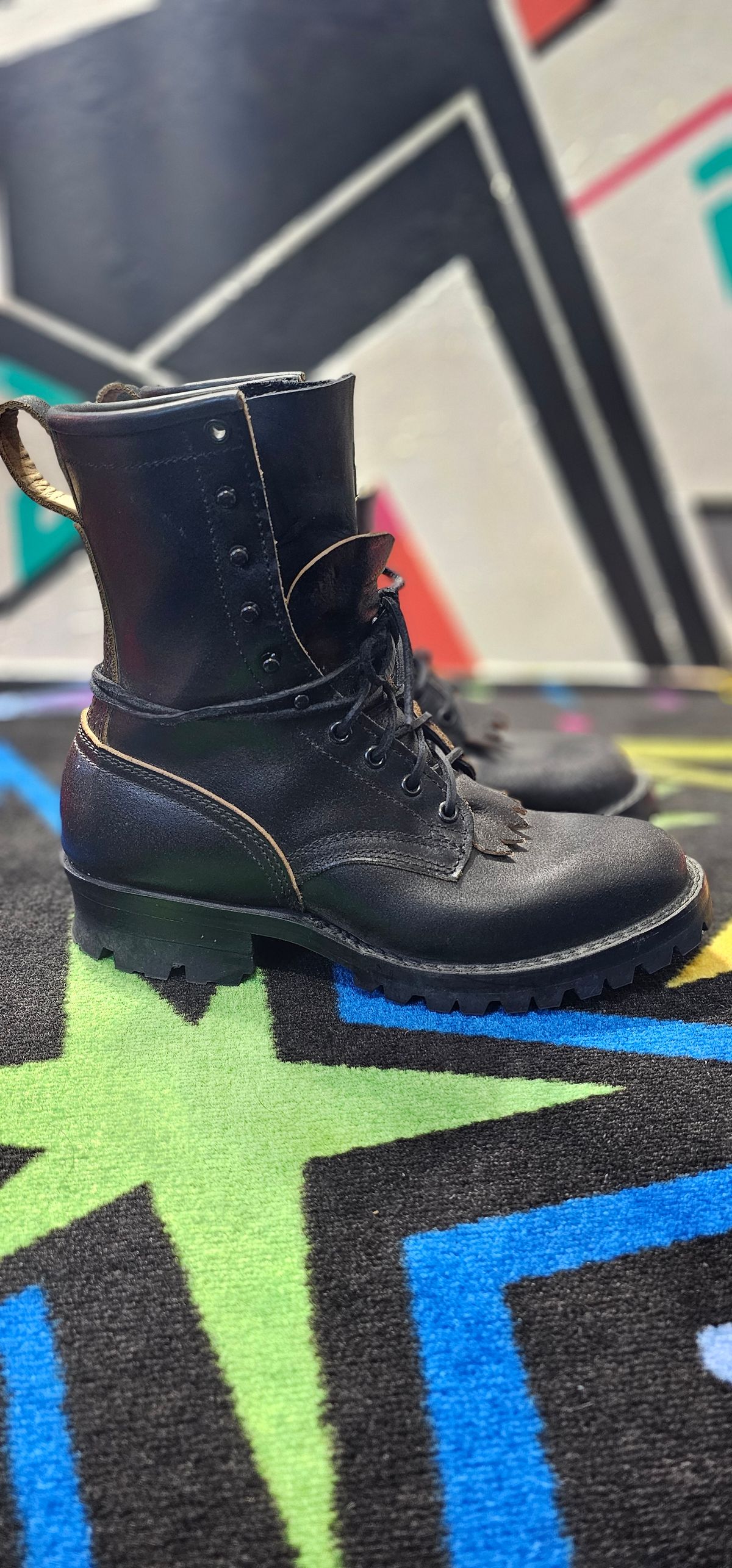 Photo by superkirbz13 on November 3, 2024 of the Nicks MTO in Horween Black Waxed Flesh.