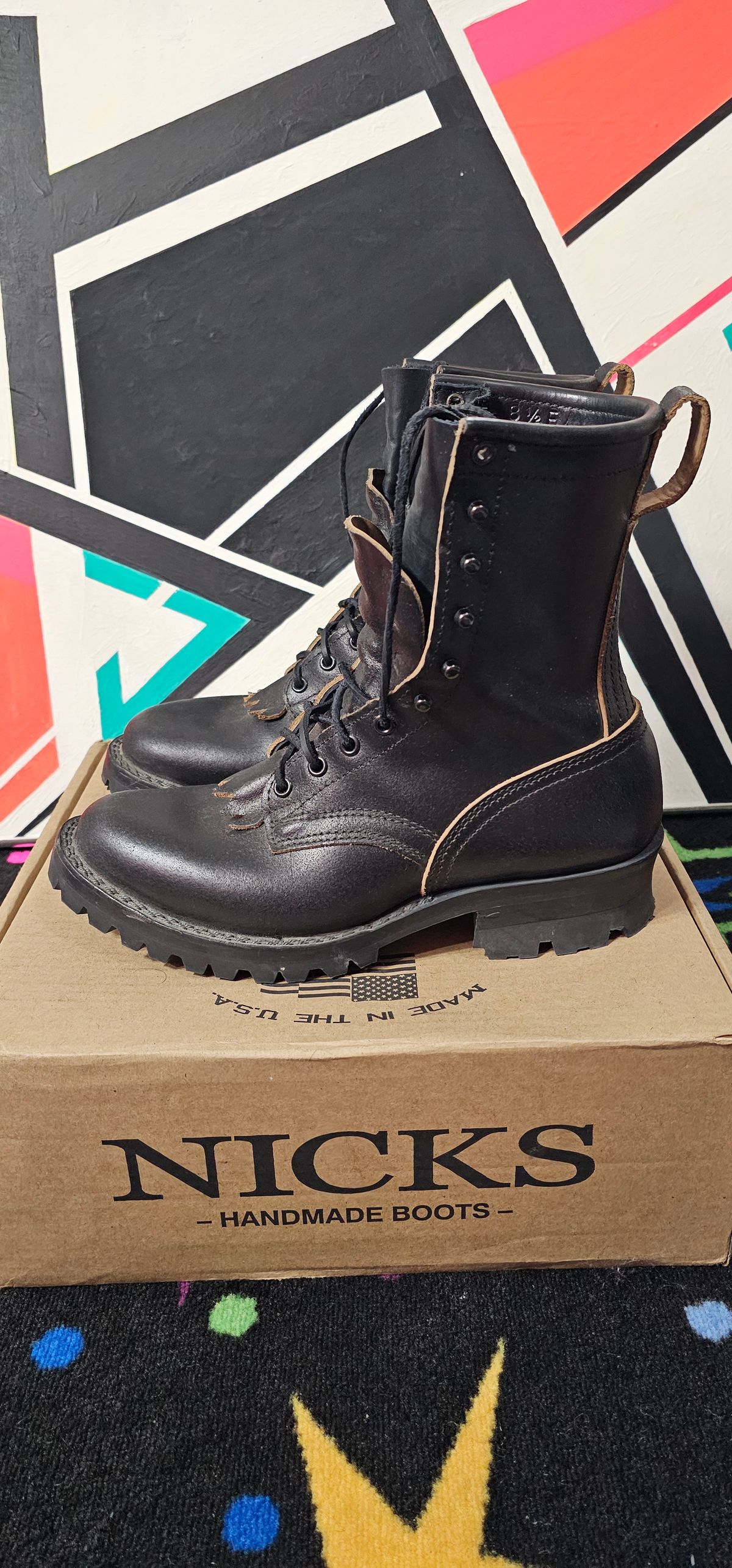 Photo by superkirbz13 on January 5, 2025 of the Nicks MTO in Horween Black Waxed Flesh.