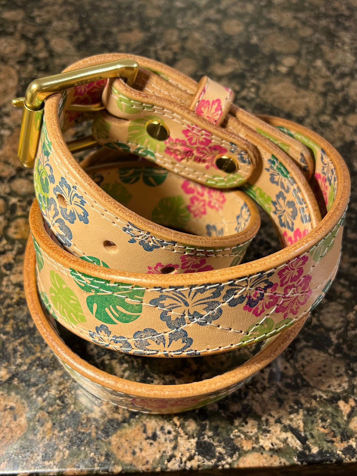 Photo by birdup on October 4, 2025 of the Harker Leatherworks Tropical FUN-slinger Belt in Hermann Oak Veg.