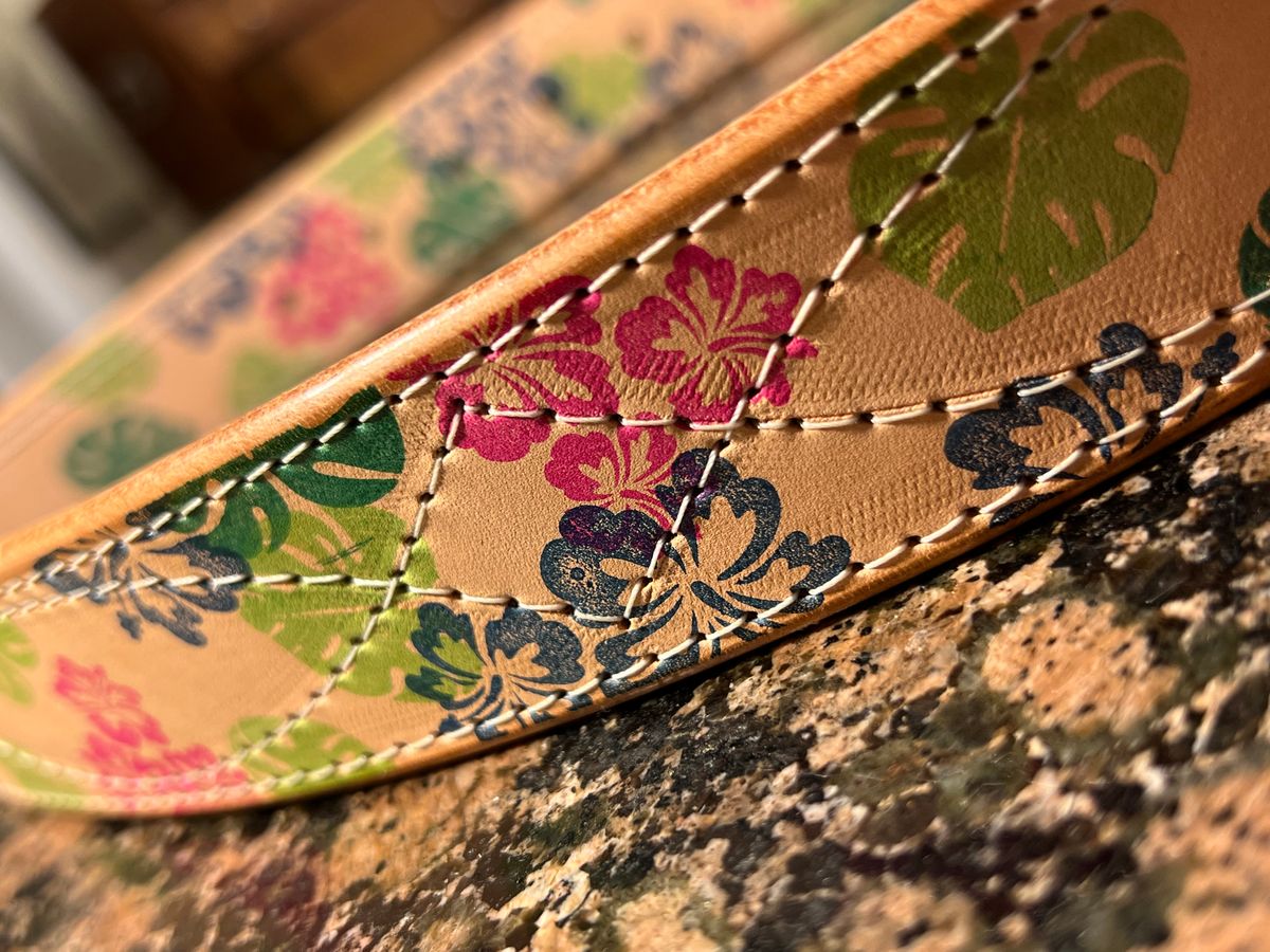 Photo by birdup on October 4, 2025 of the Harker Leatherworks Tropical FUN-slinger Belt in Hermann Oak Veg.