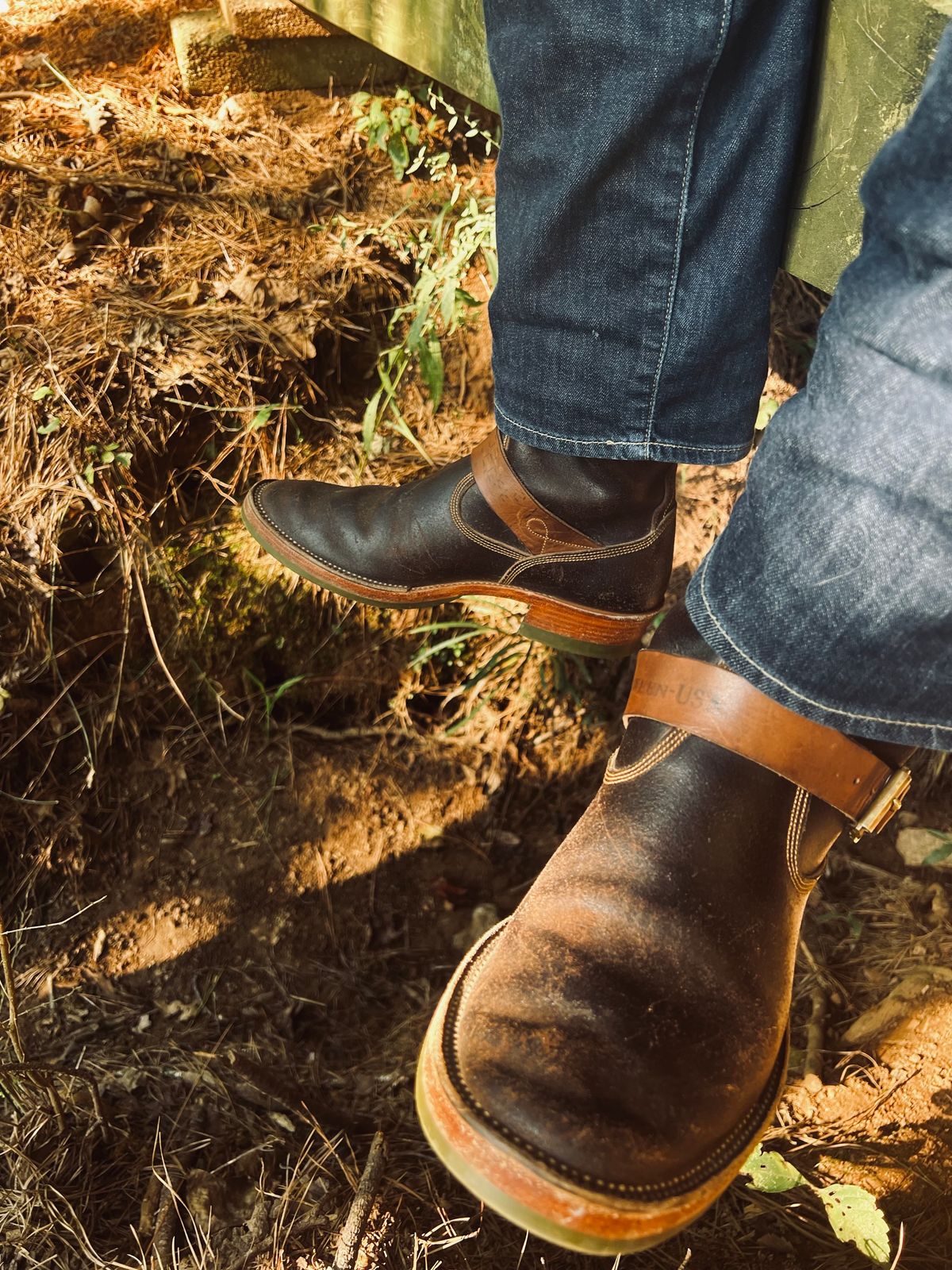 Photo by birdup on August 7, 2024 of the Fortis Boots Tapak 2.0 Engineer Boots in Horween Java Waxed Flesh.